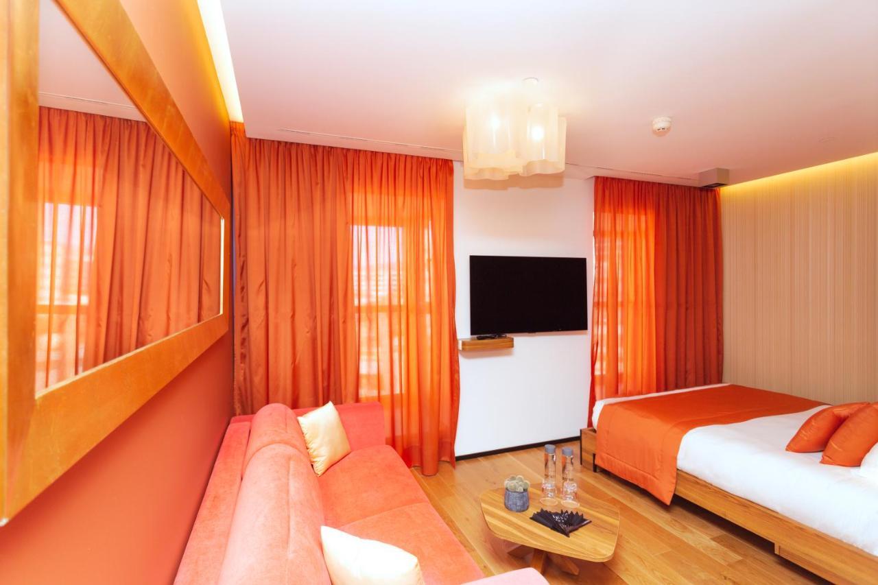 Deluxe Studio