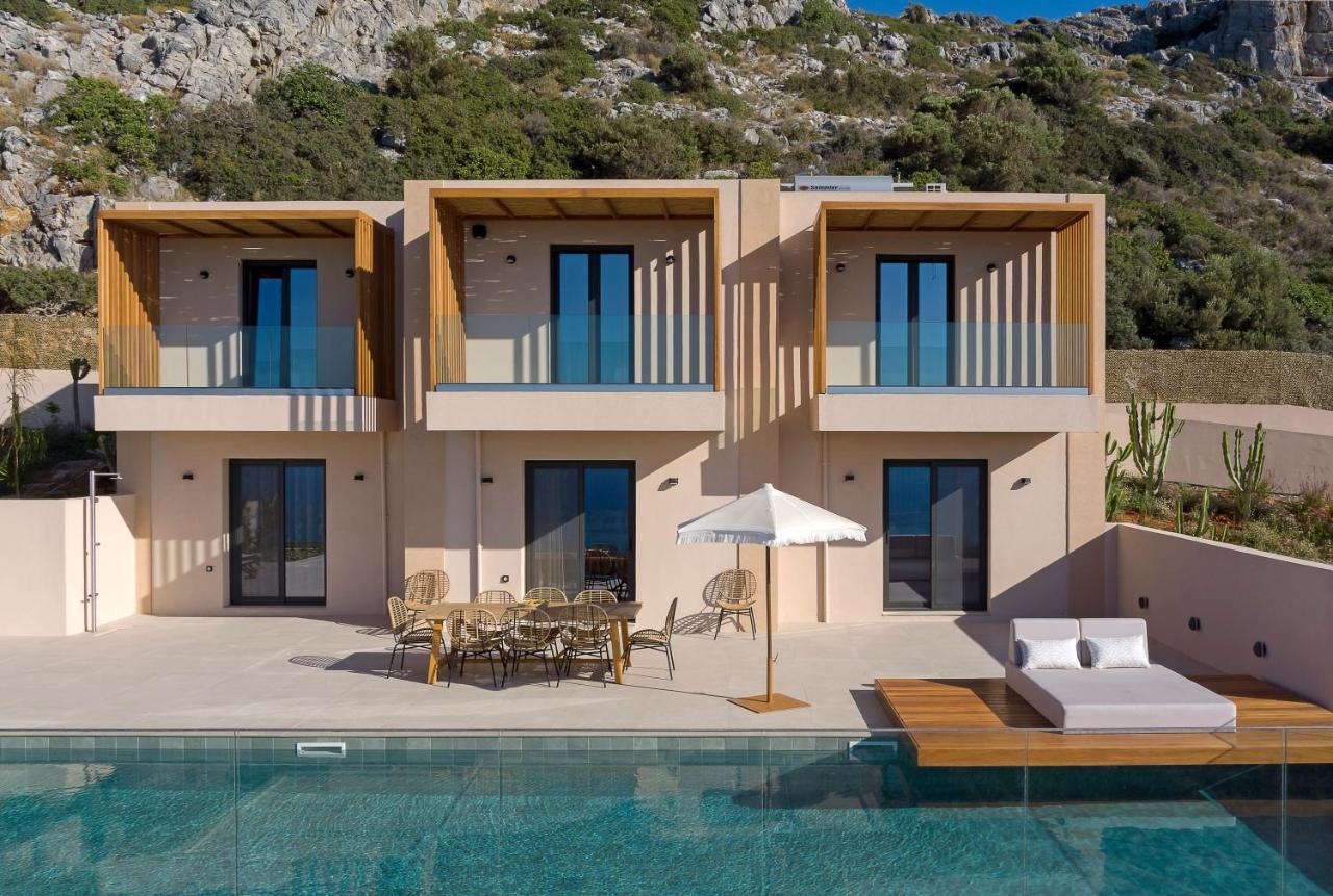 Four Bedroom Villa with Private Pool and Sea View