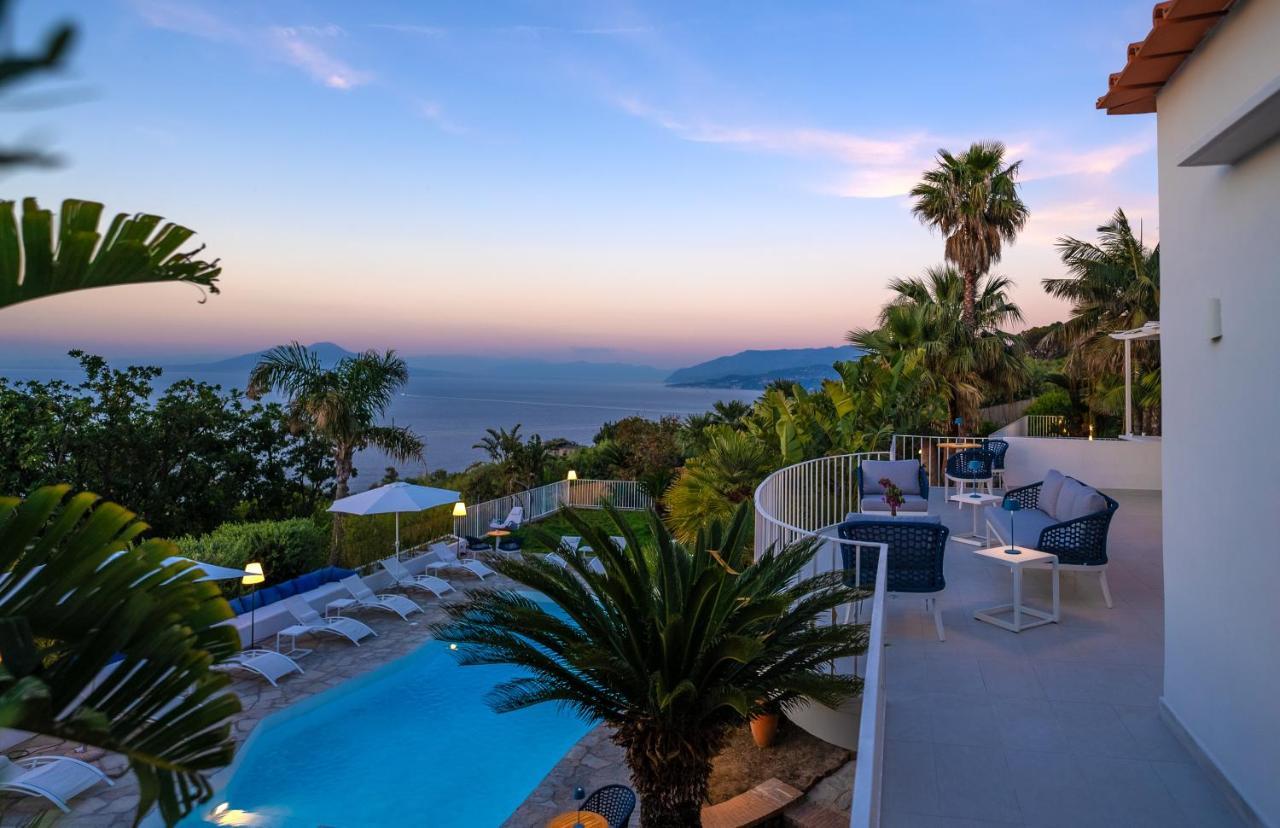 Deluxe Double or Twin Room with Sea View
