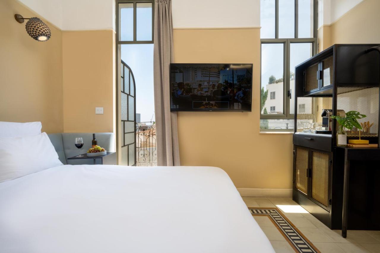 Business Room with Balcony