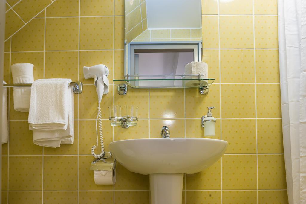 Small Double/Twin Room