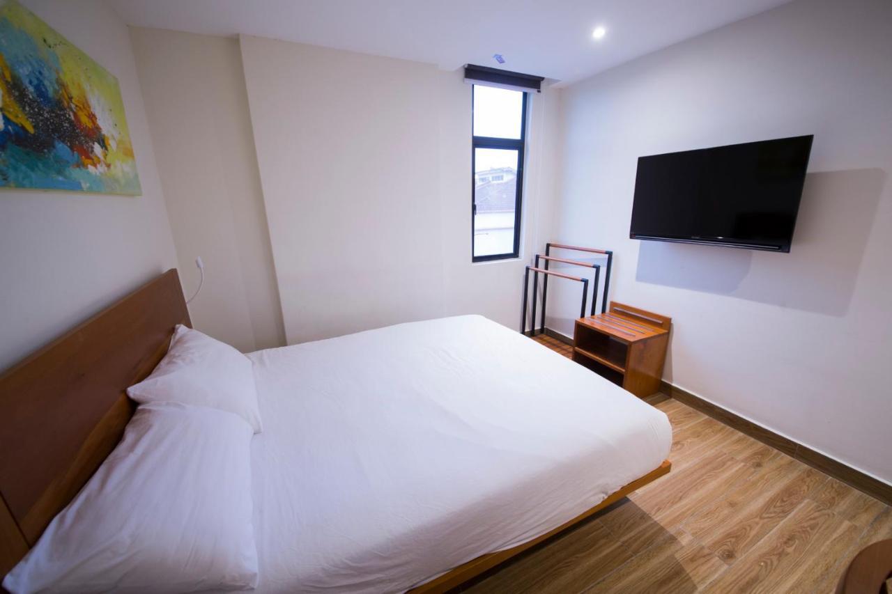 Deluxe Queen Room