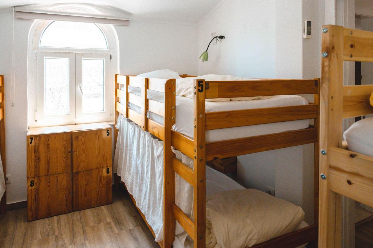 Bunk Bed in Mixed Dormitory Room