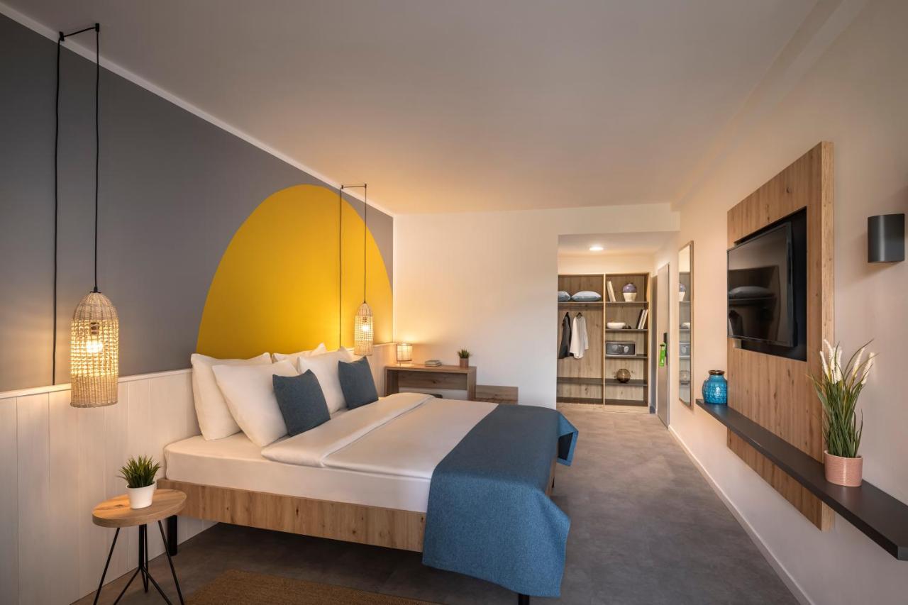 Room for 3