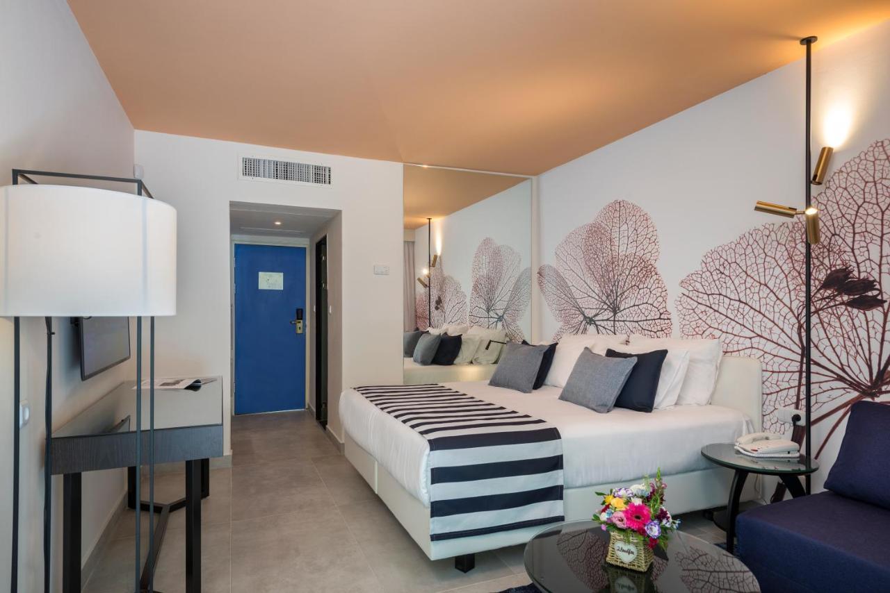 Standard Twin Room with Garden View