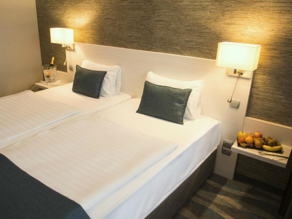 Superior room with disability access