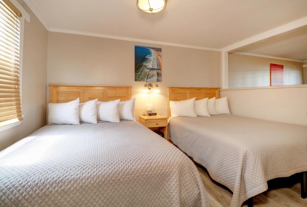 Limited View 2 Queen Beds - 1st or 2nd Floor