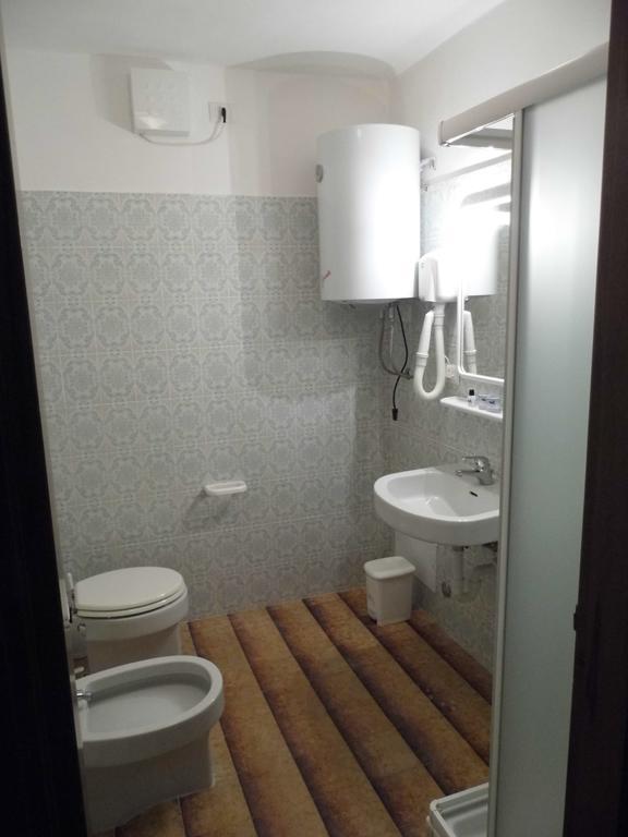 Deluxe Two-Bedroom Apartment with Garden View