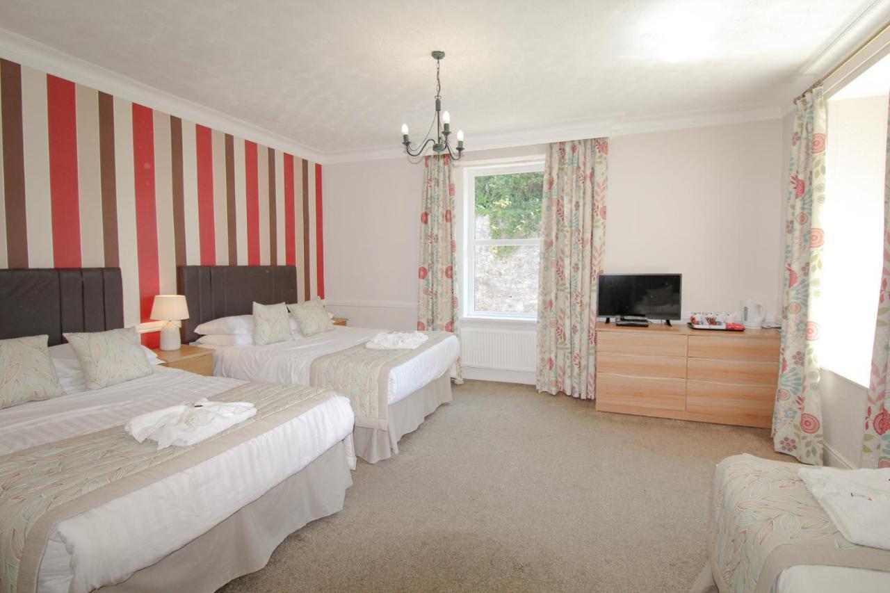 Quadruple Room (4 Adults)