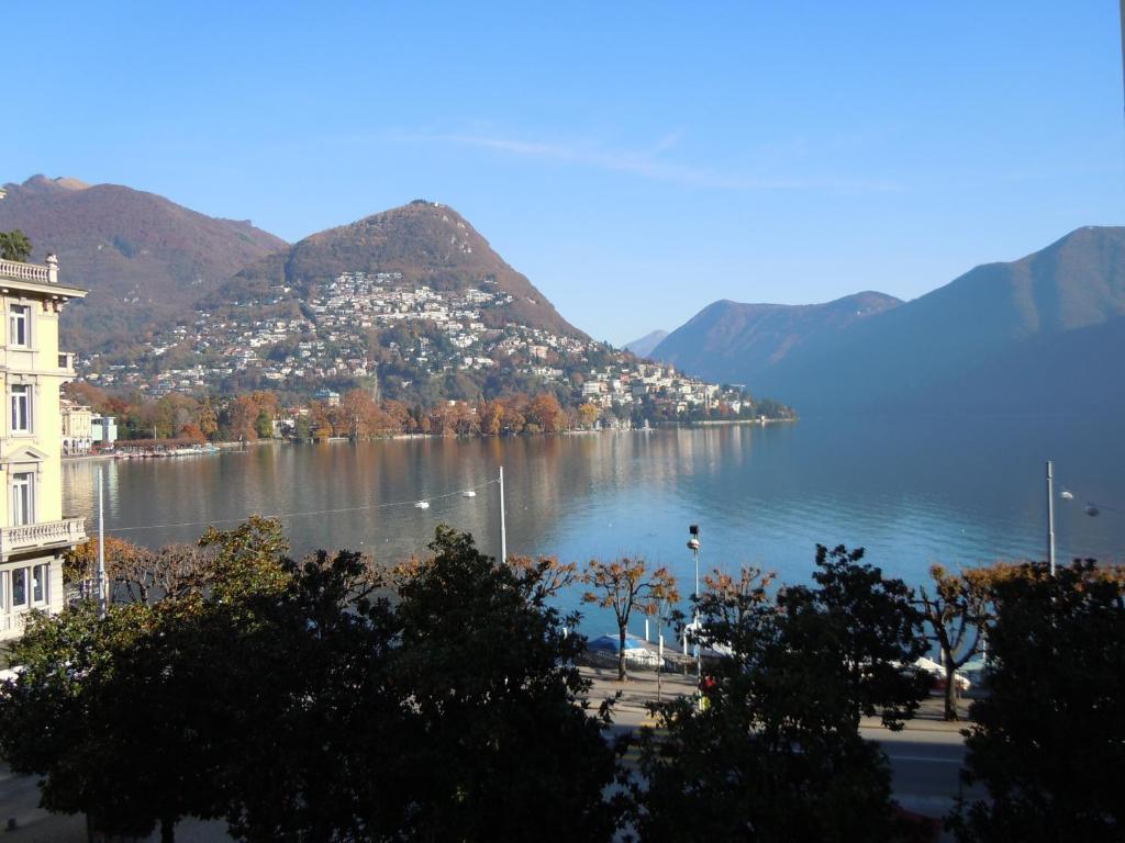 Deluxe Double Room with Balcony and Lake View