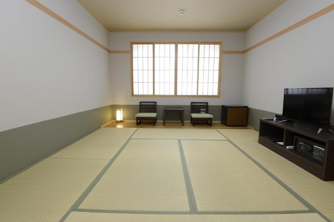 Japanese-Style Room with Mt. Fuji View (3 Guests)