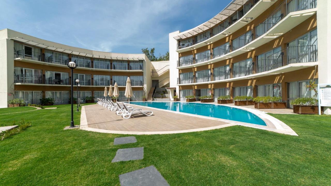Double Room with Pool View