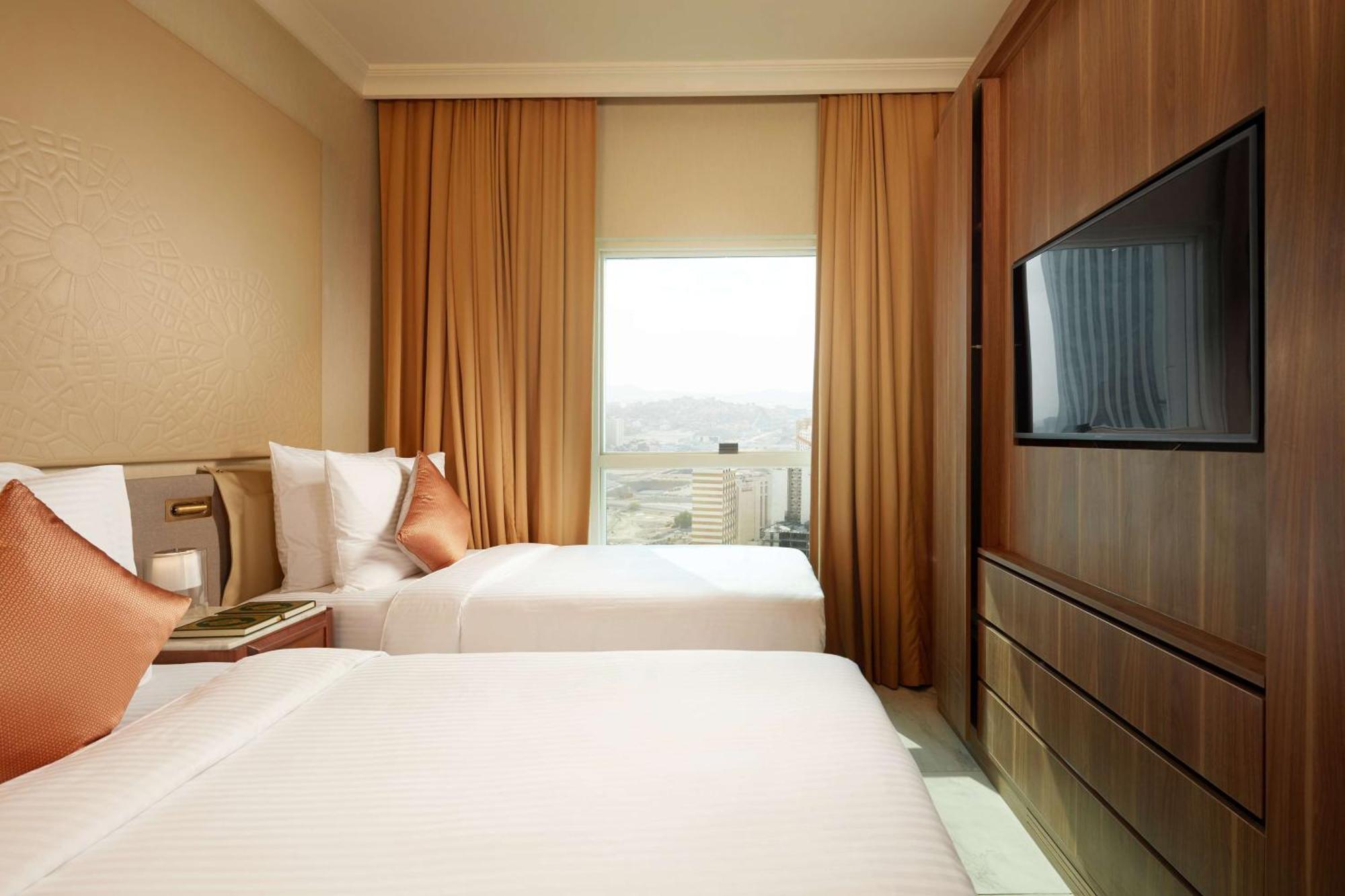 Deluxe Twin Room with City View