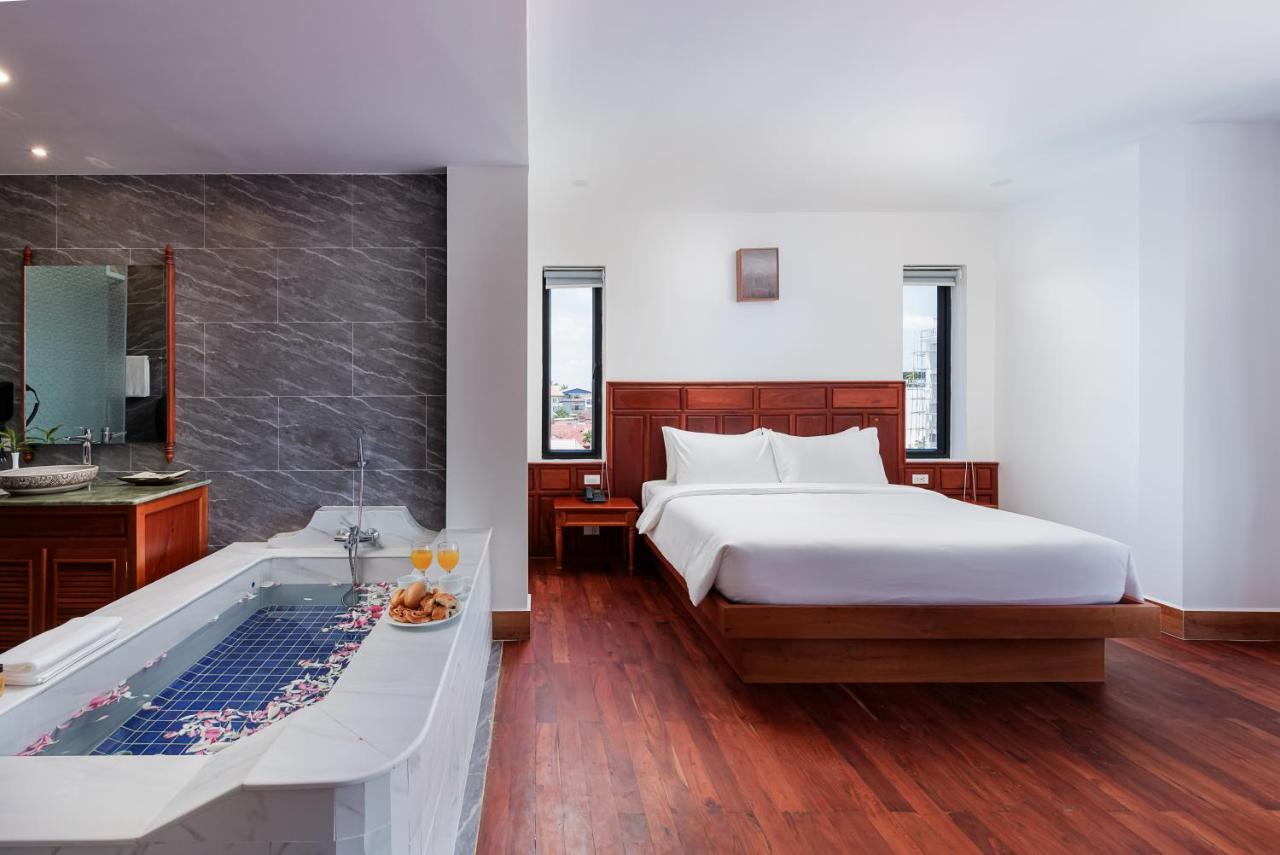 Junior Suite with Balcony