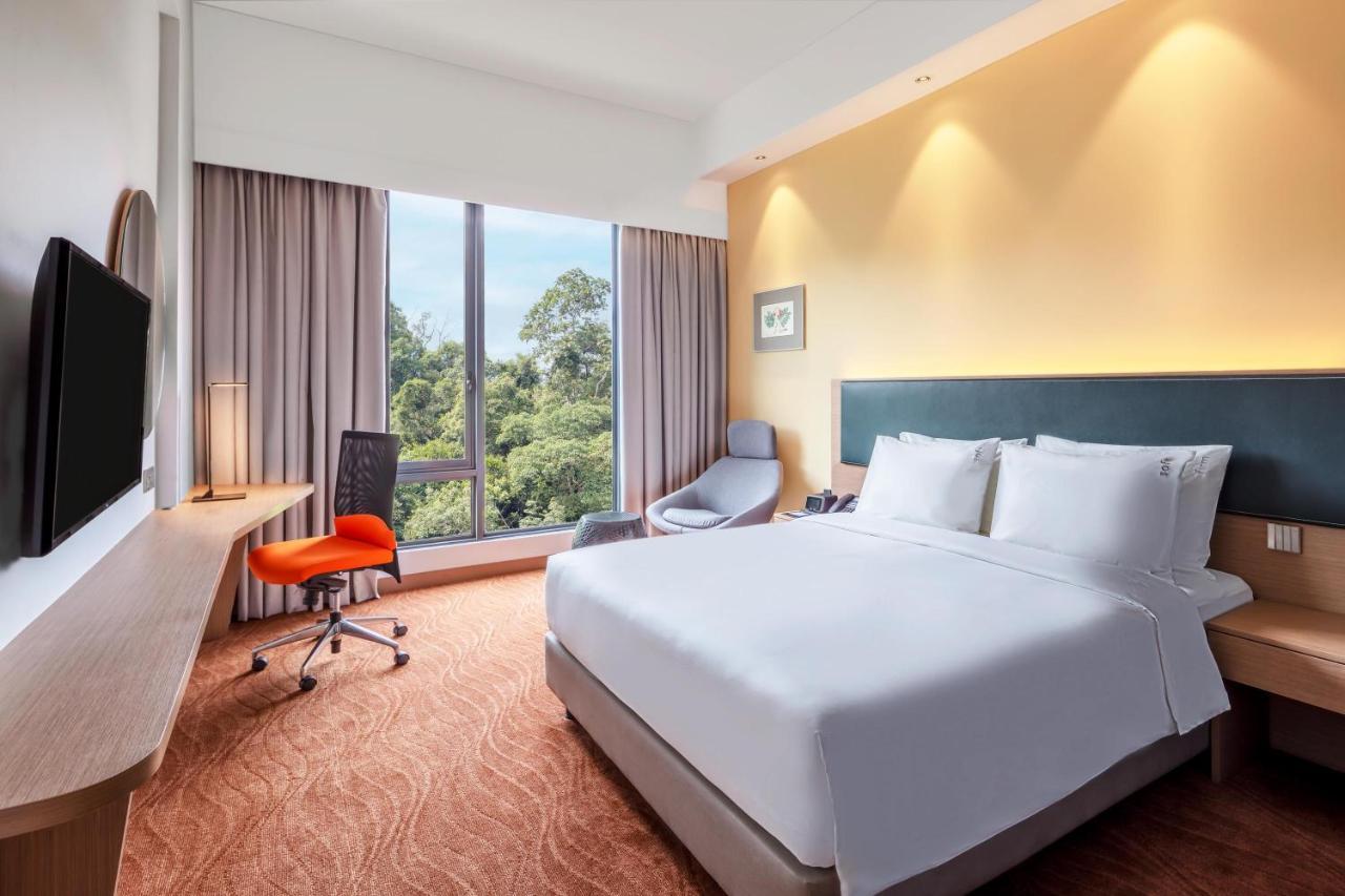 Standard Queen Room - Free Breakfast
