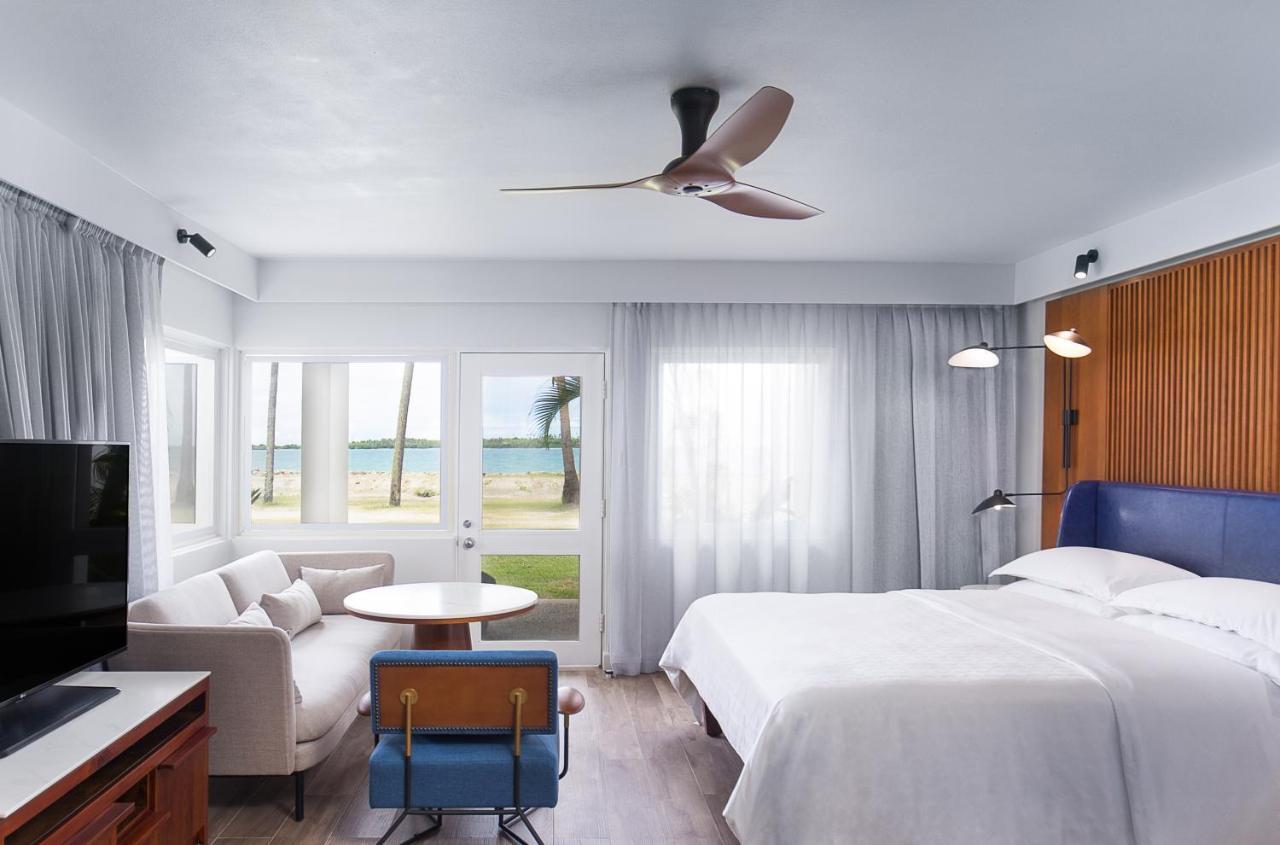 Large King Room with One King Bed - Ocean Front