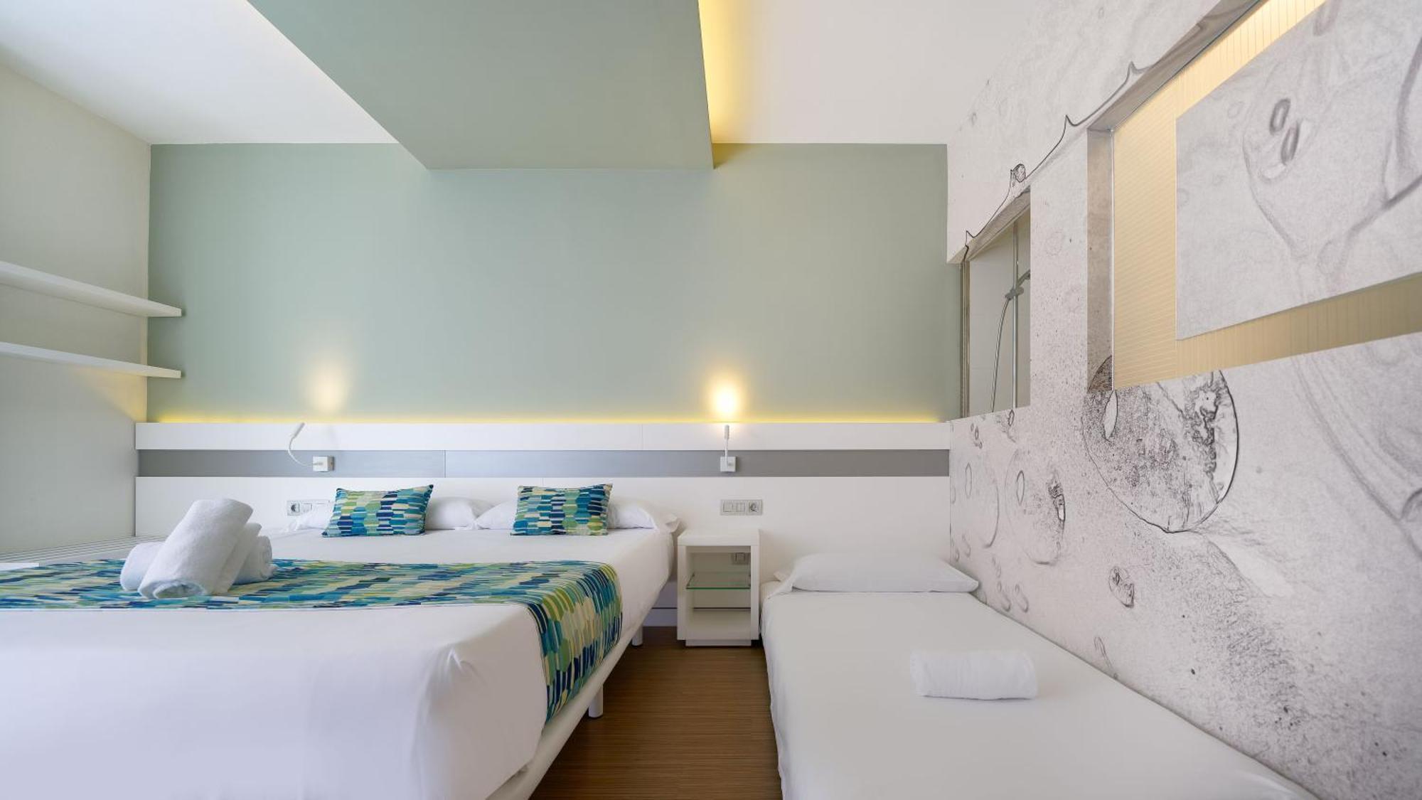 Triple Room with Balcony