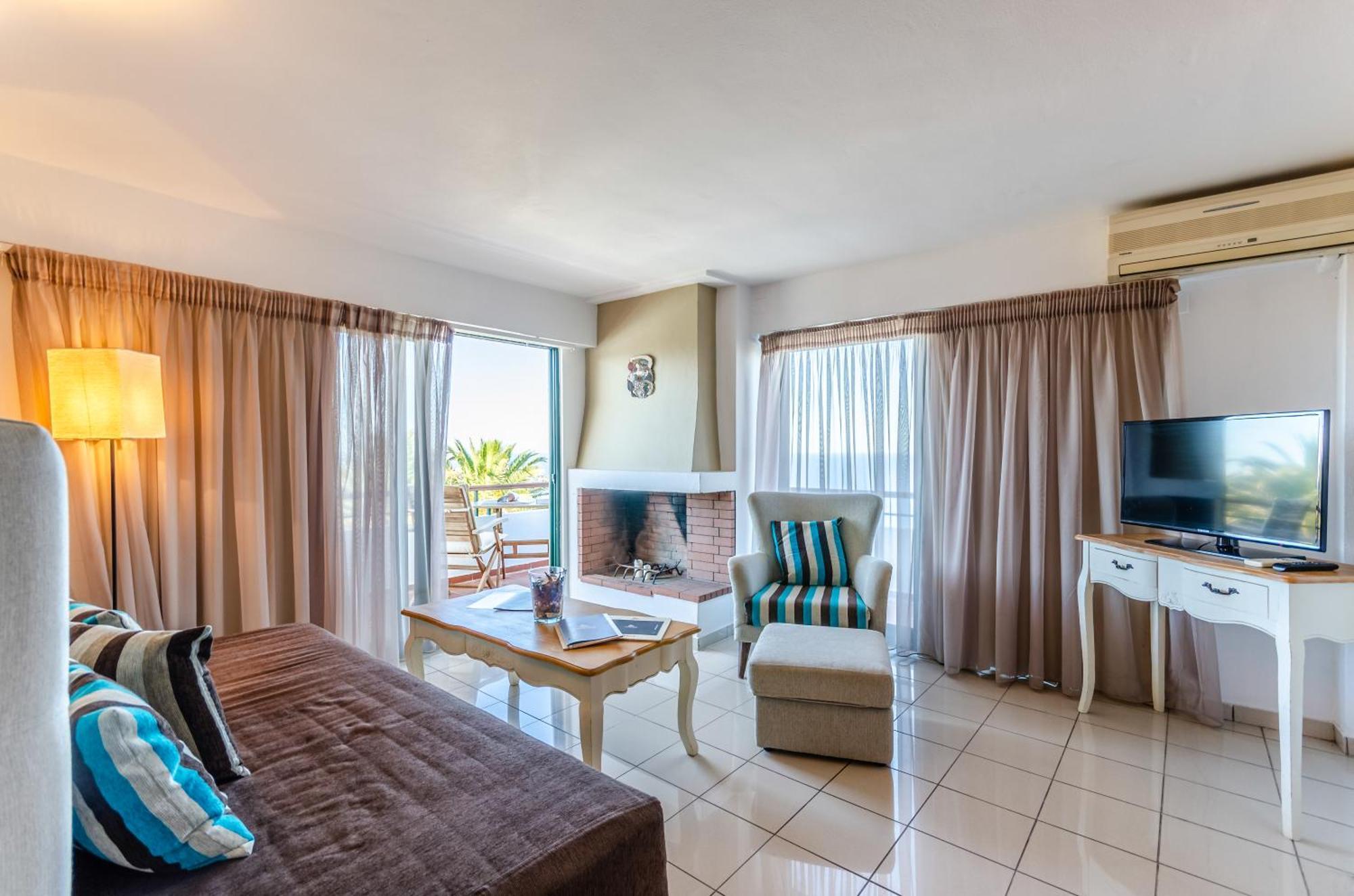 Deluxe Suite With Panoramic Sea View