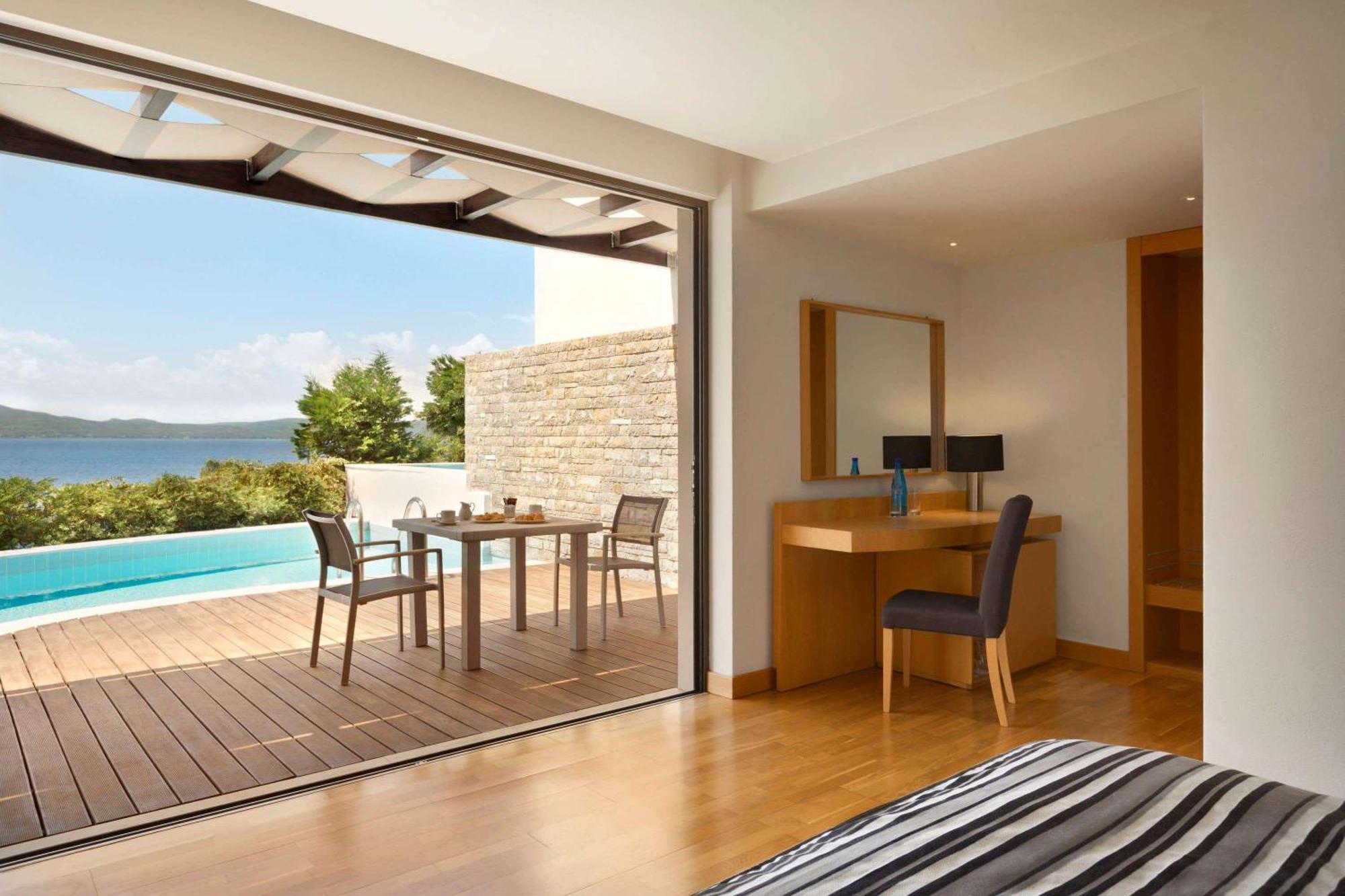 Deluxe Junior Suite with Private Pool and Sea View