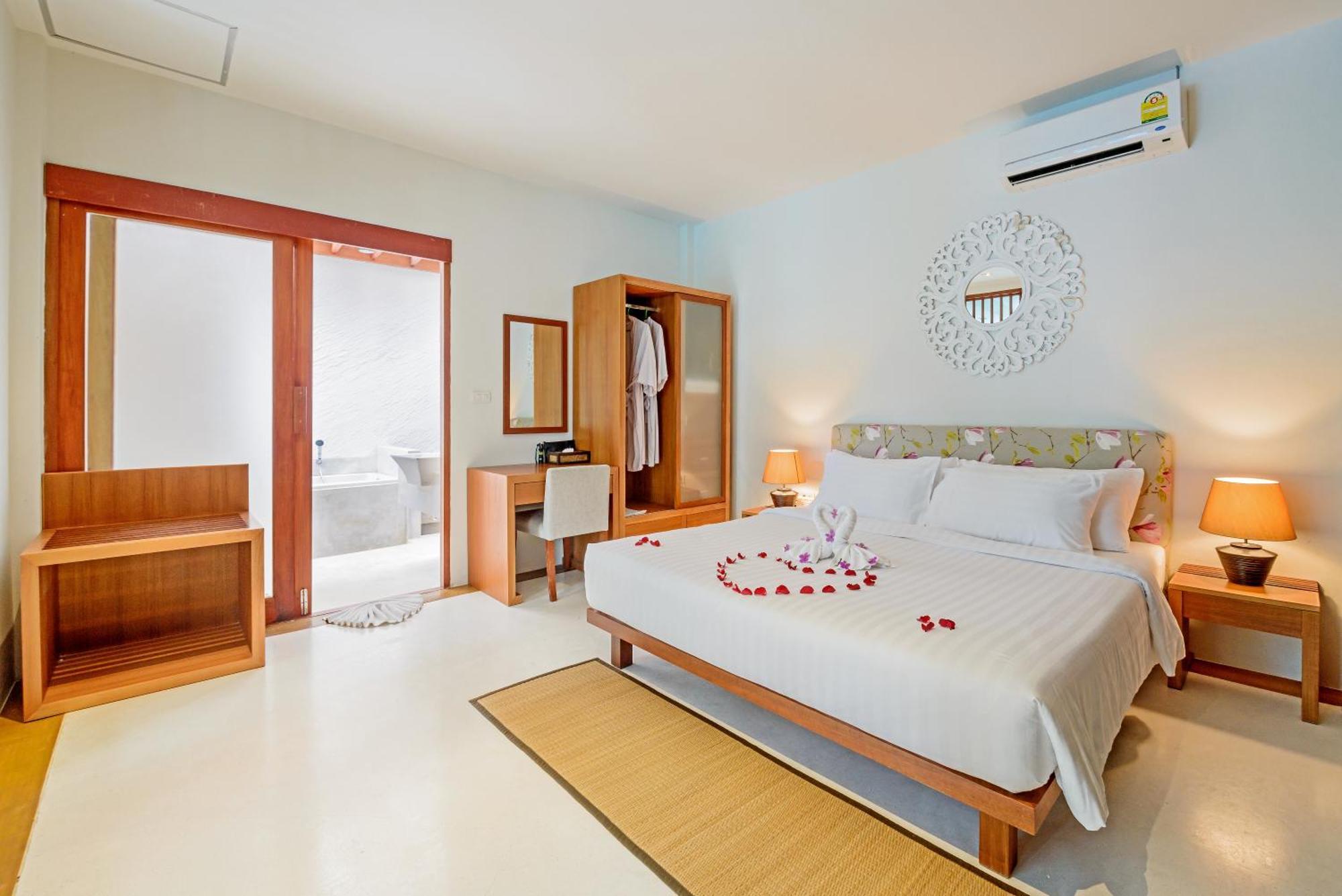 Pool Suite Villa Breakfast included