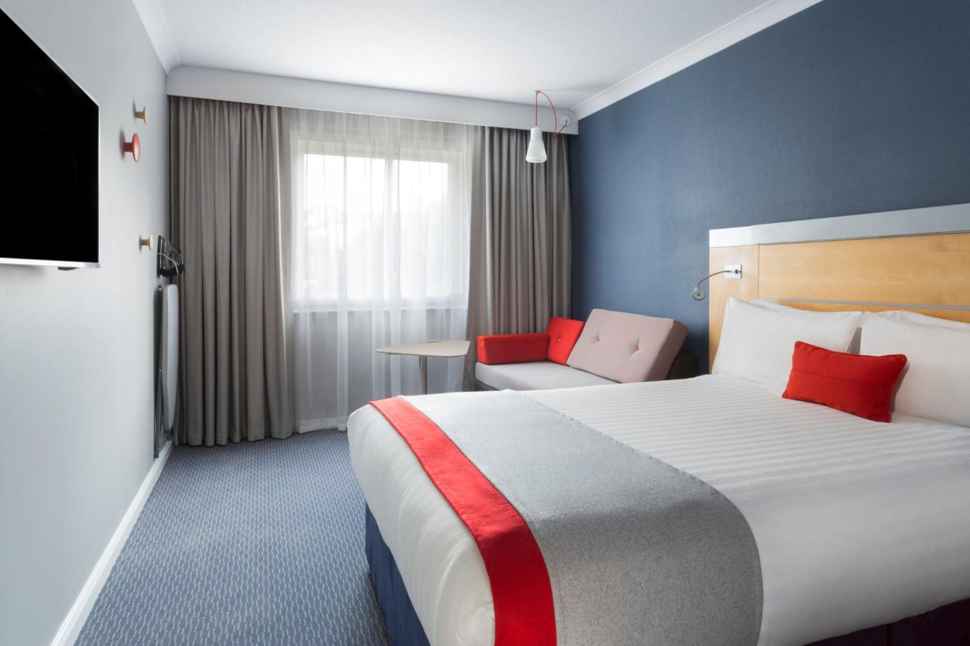 Double Room with Free Hot Breakfast - Accessible