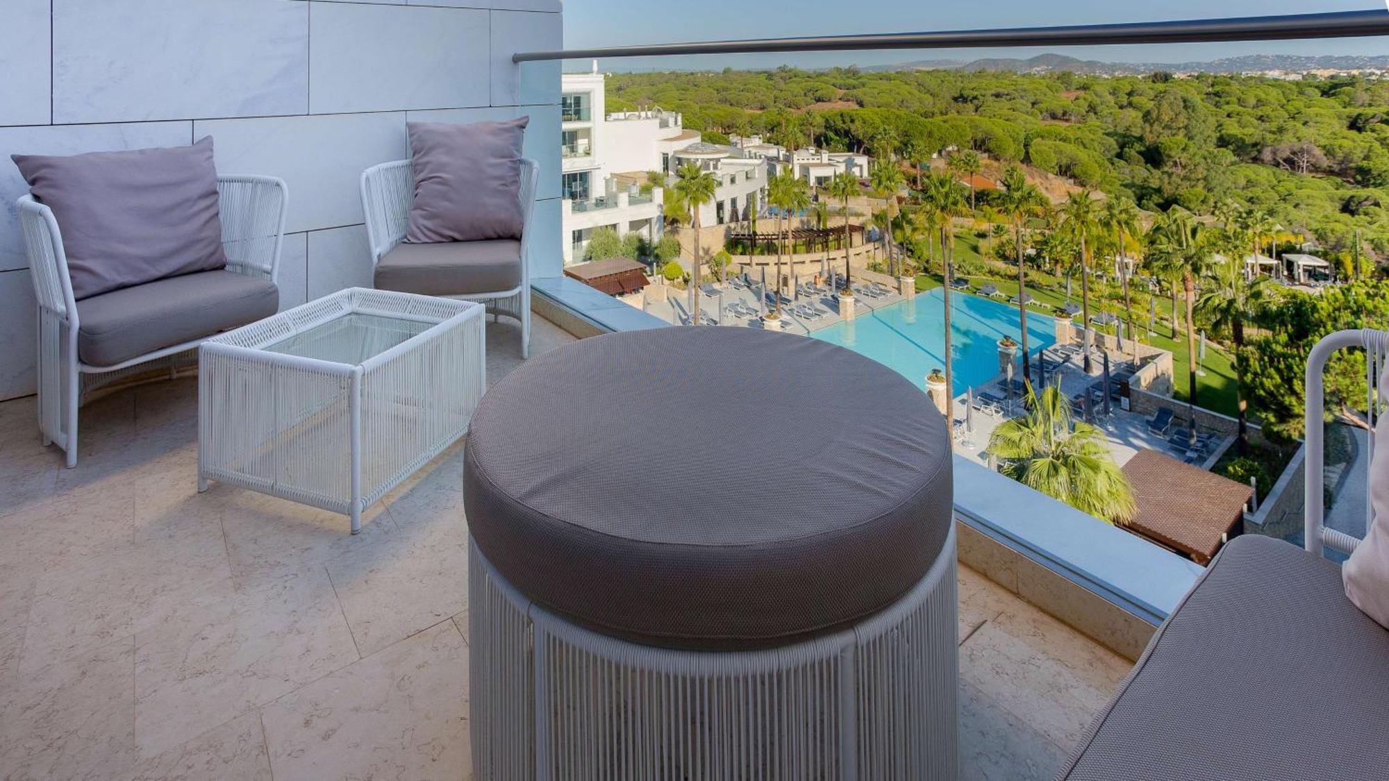 Deluxe Twin Room with Pool View