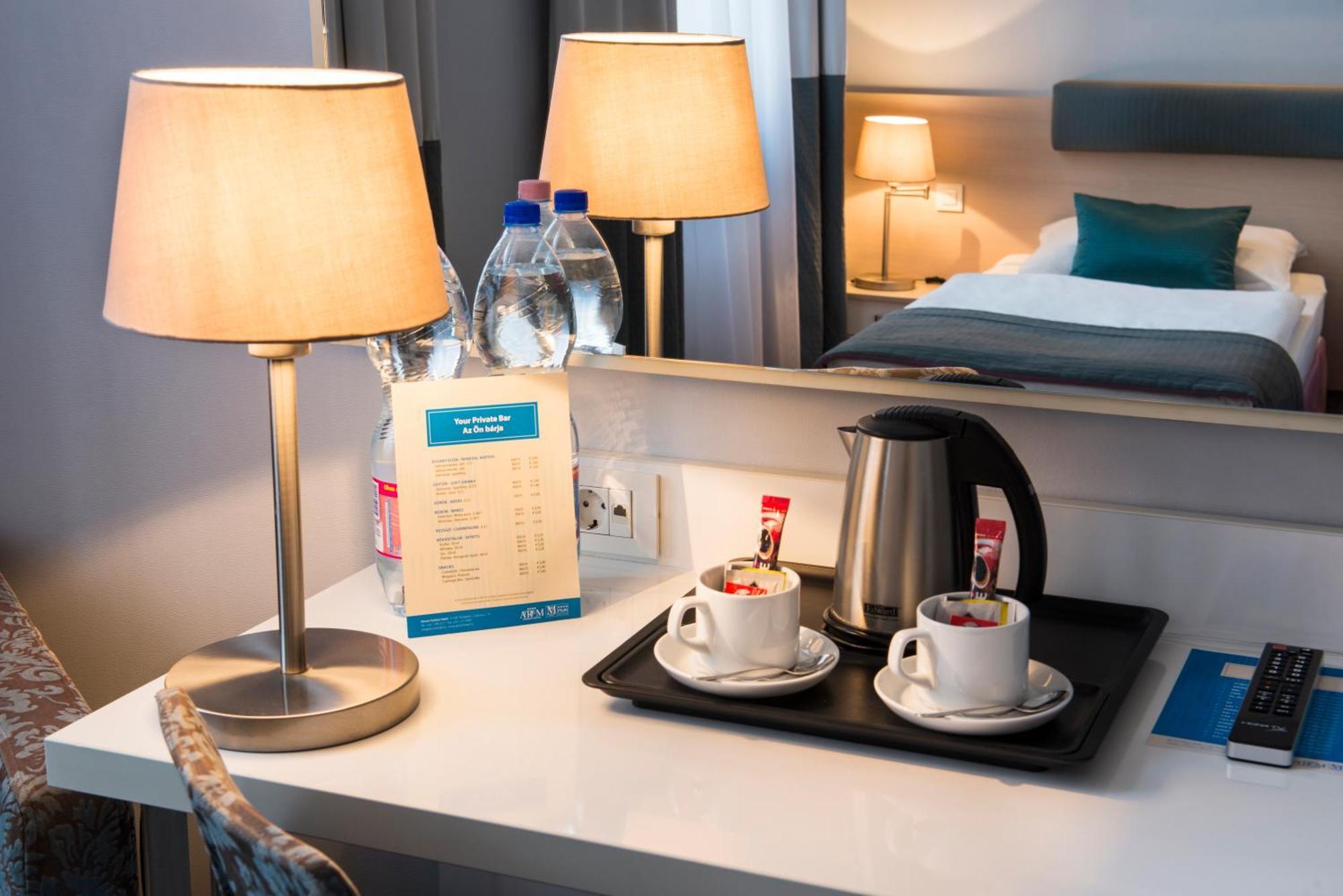 Deluxe Double or Twin Room with City View