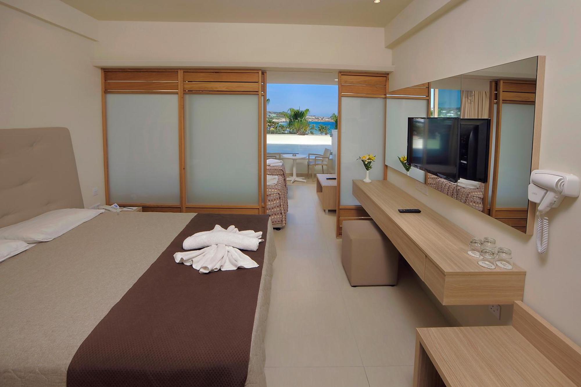 Superior Family Room with Sea View (2 Adults + 2 Children)