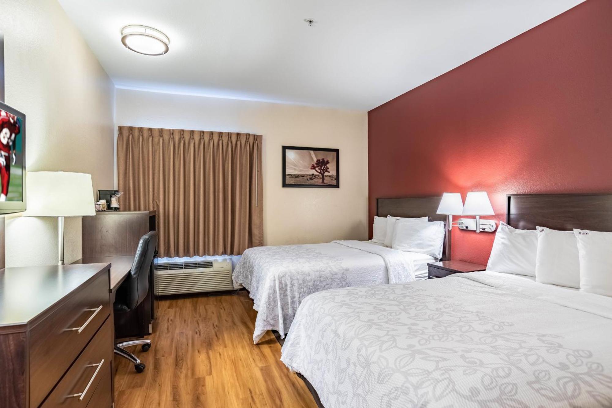 Deluxe Room with Two Double Beds Smoke Free