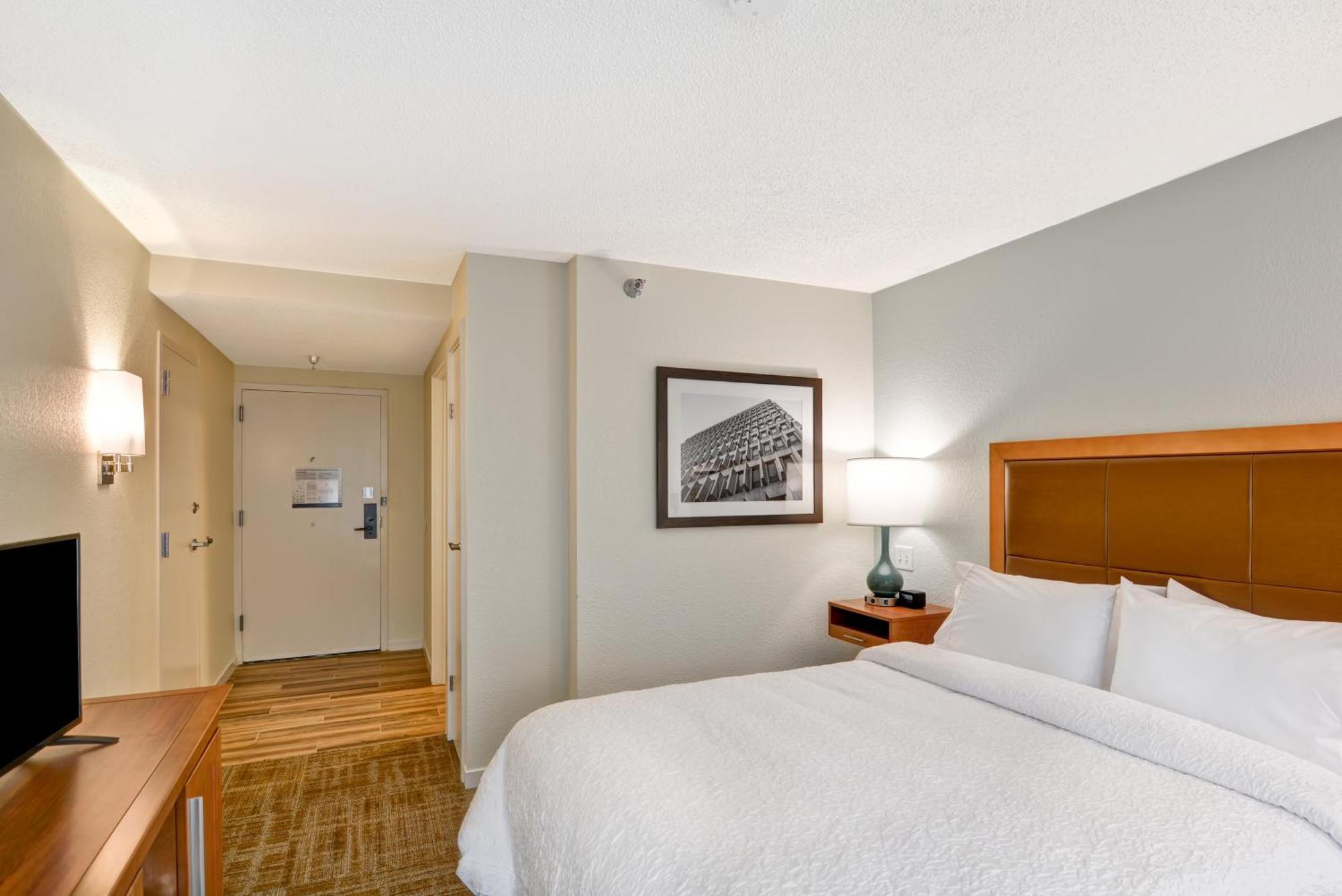Queen Room - Hearing Access Non Smoking