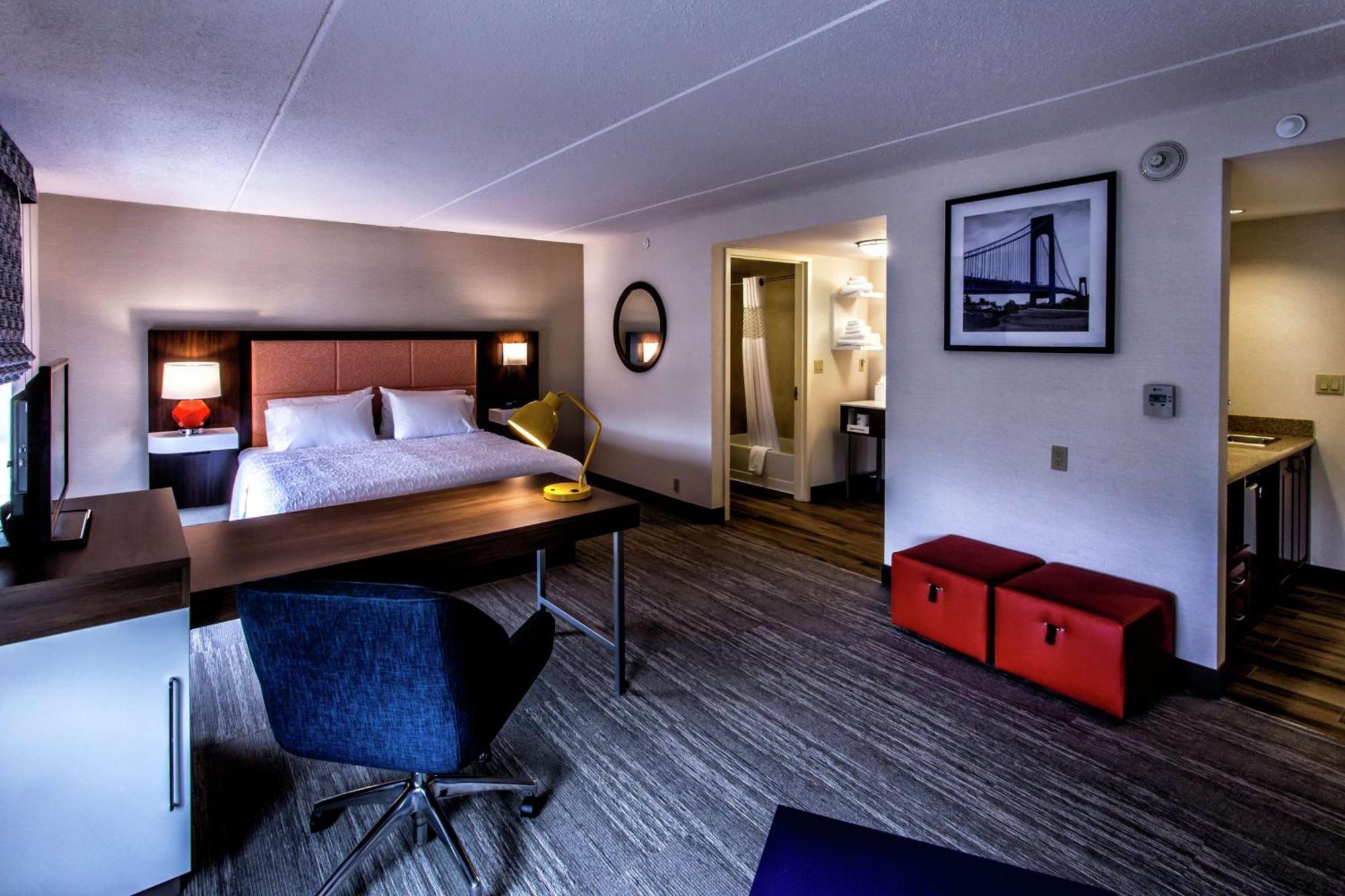 King Studio Suite with Sofa Bed - Non-Smoking