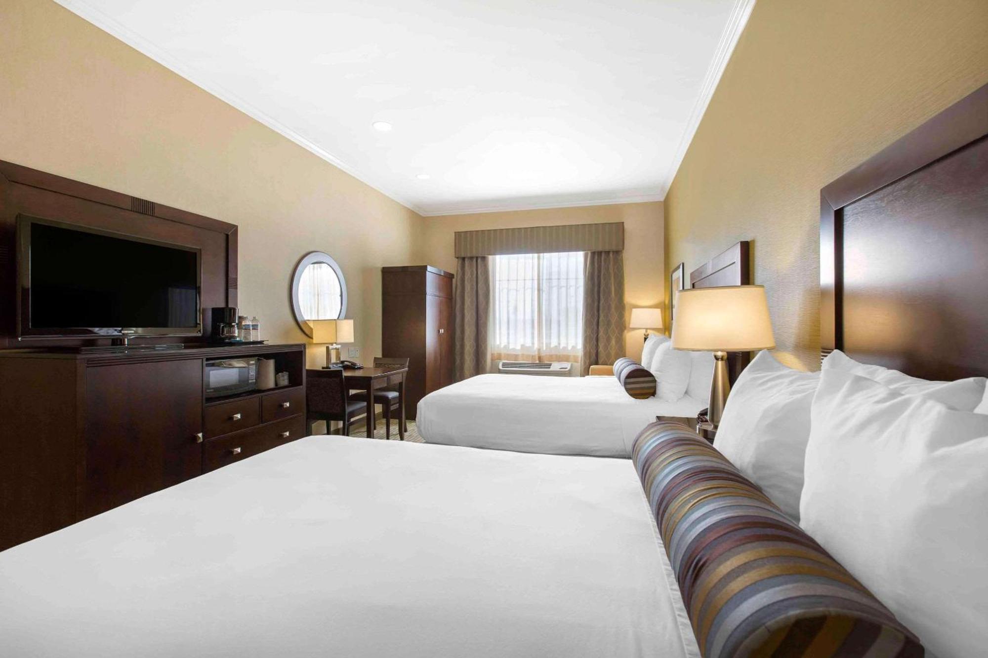 Queen Room Two Queen Beds Non-Smoking