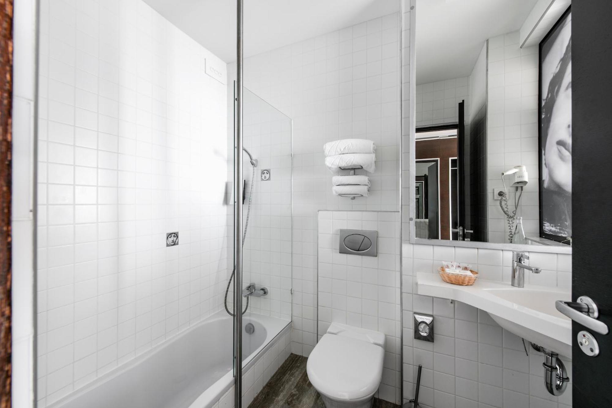 Standard Twin Room with Lagoon View