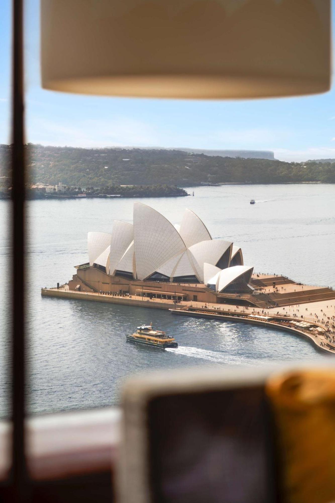Executive Sydney Harbor Suite with Club Lounge Access