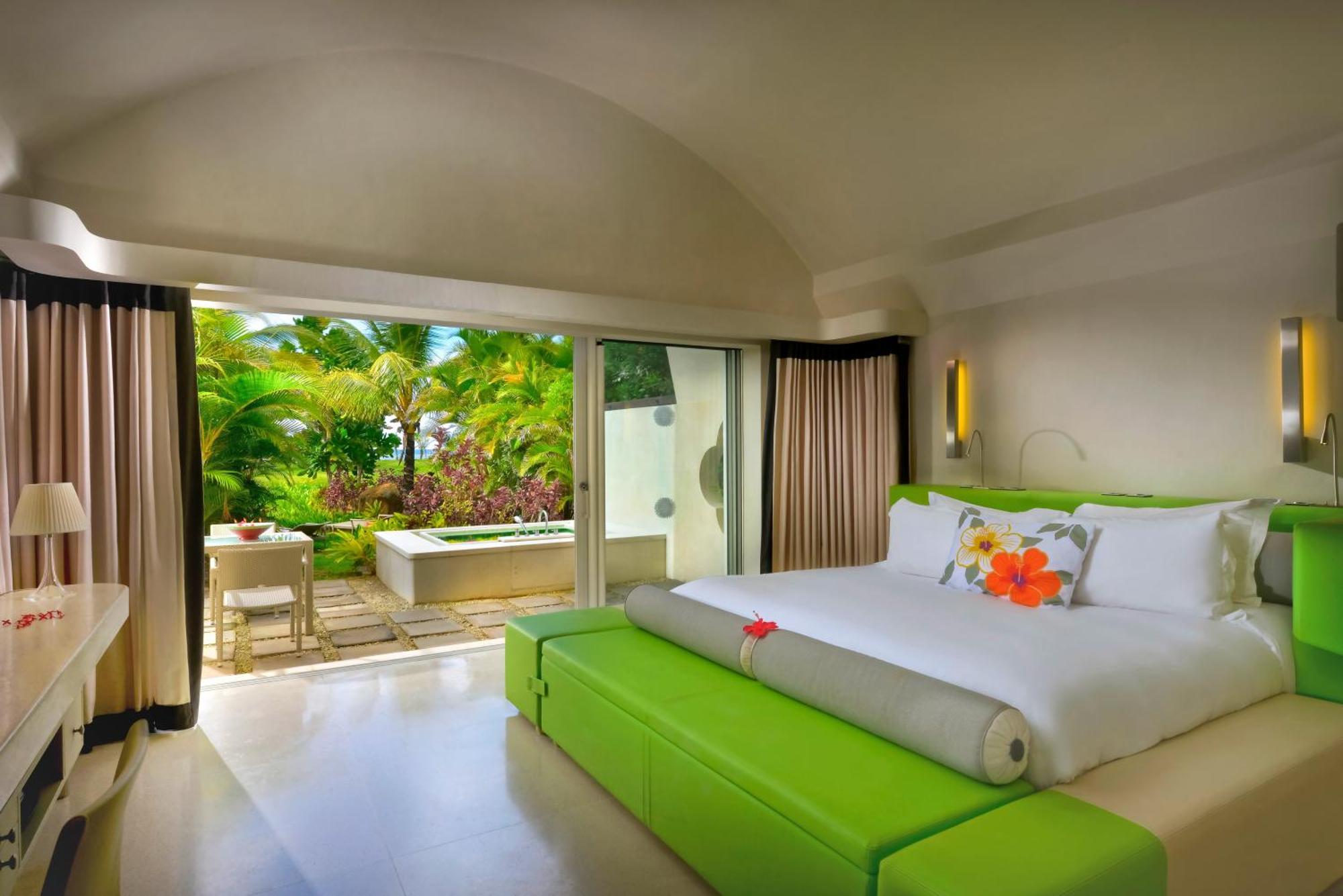 SO Family King Suite with Terrace and Garden View - Sea Front