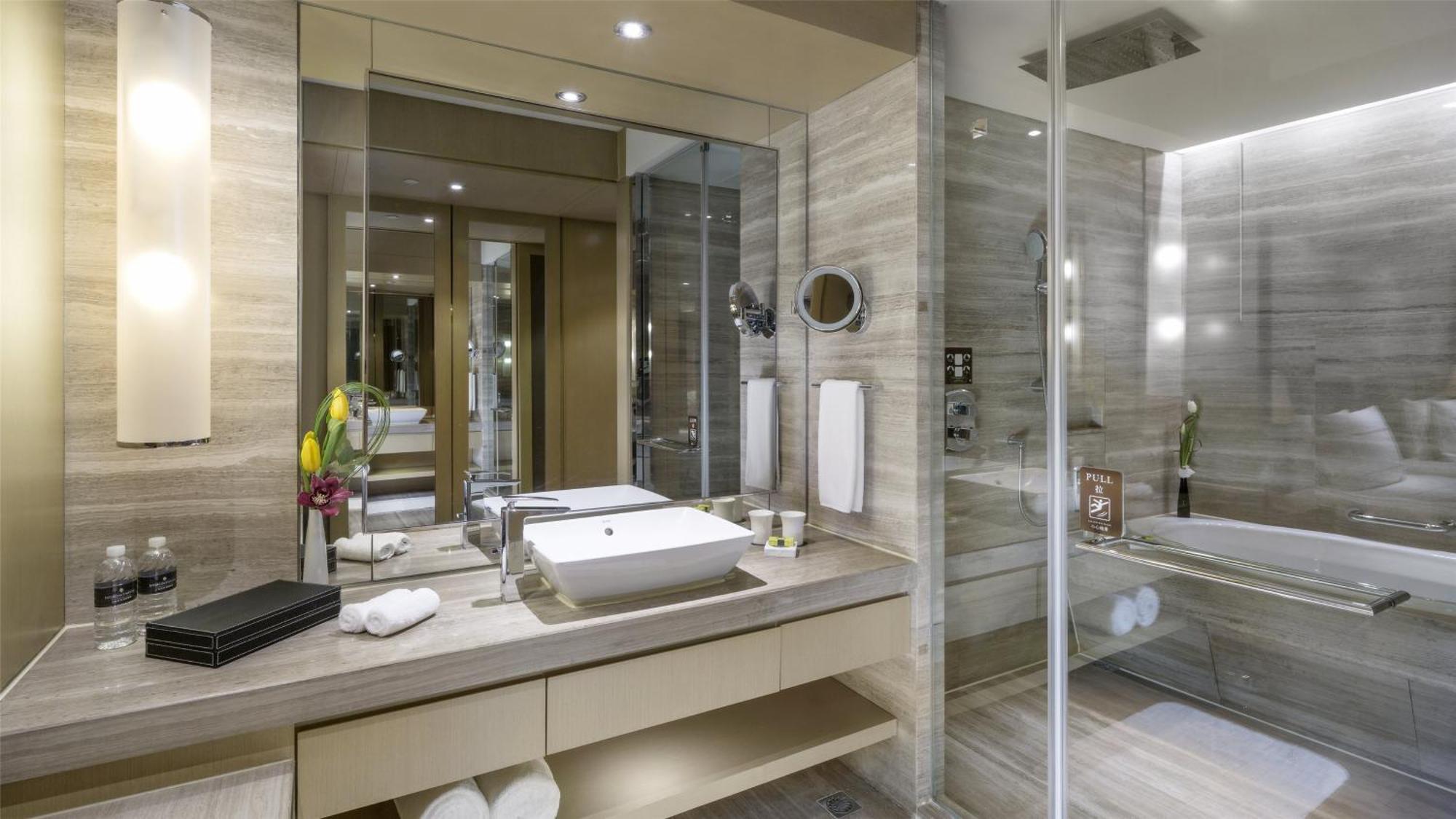 Classic Twin Room with City View