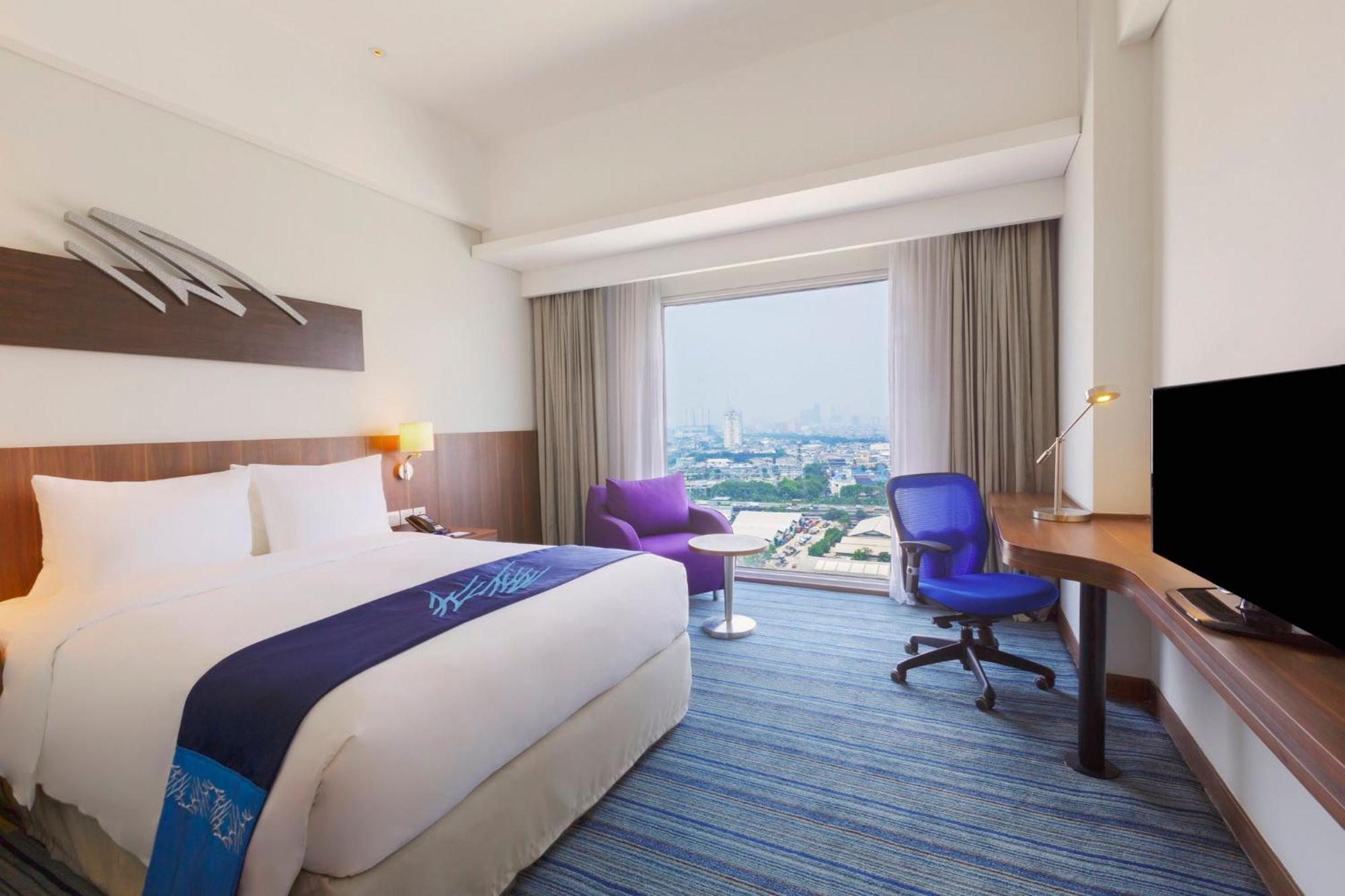 Standard Queen Room - High Floor/Free Breakfast