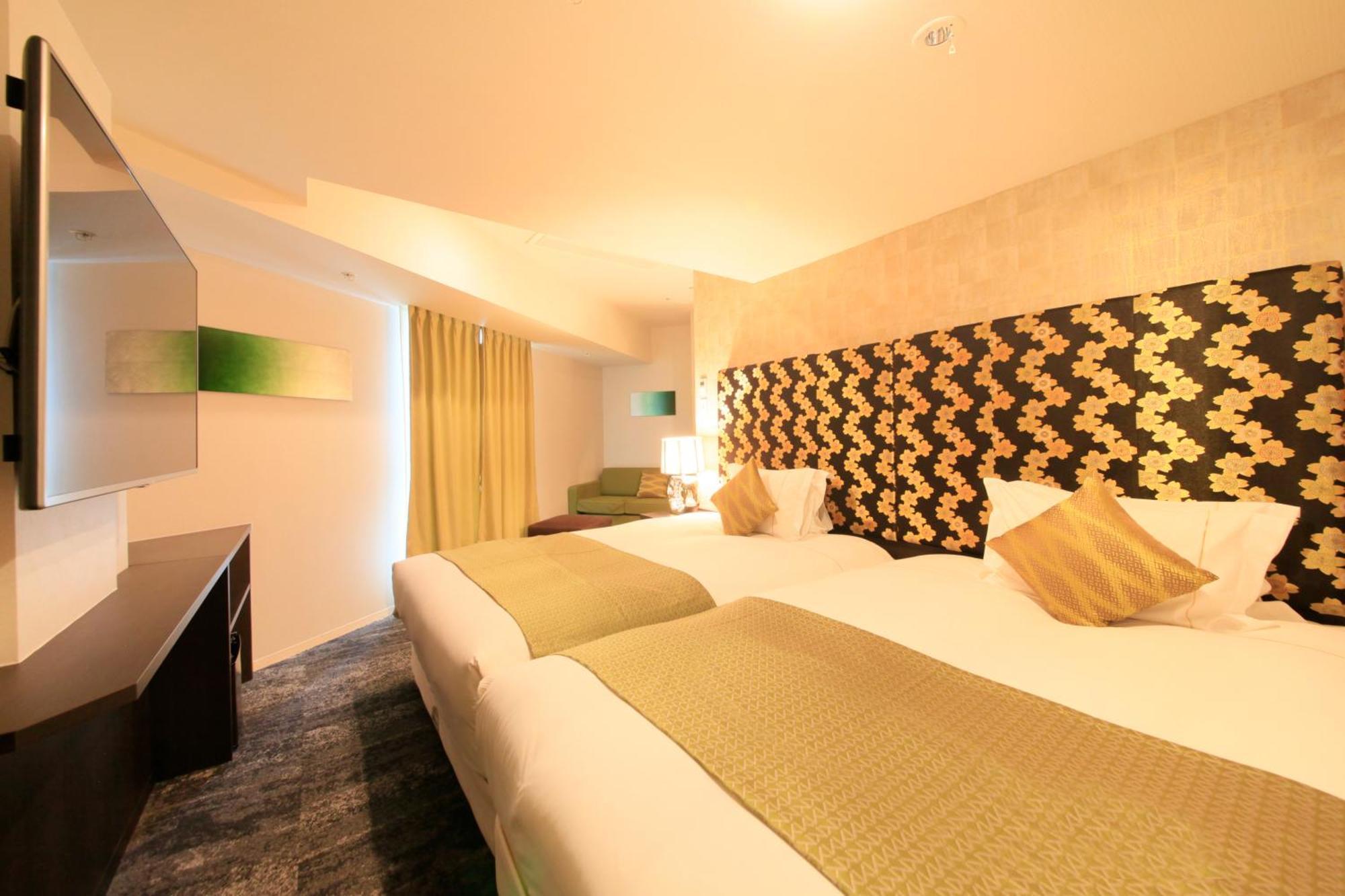 Deluxe Twin Room - Smoking - Extra Bed Provided for Fifth Adult