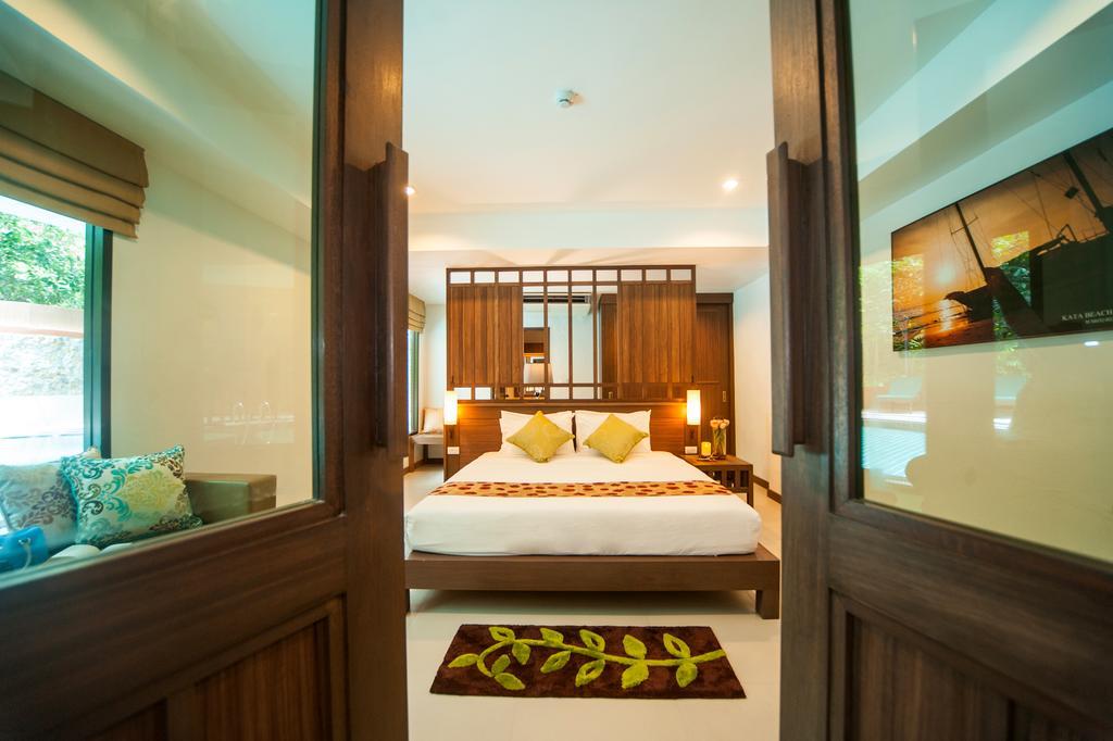 Suite with pool access