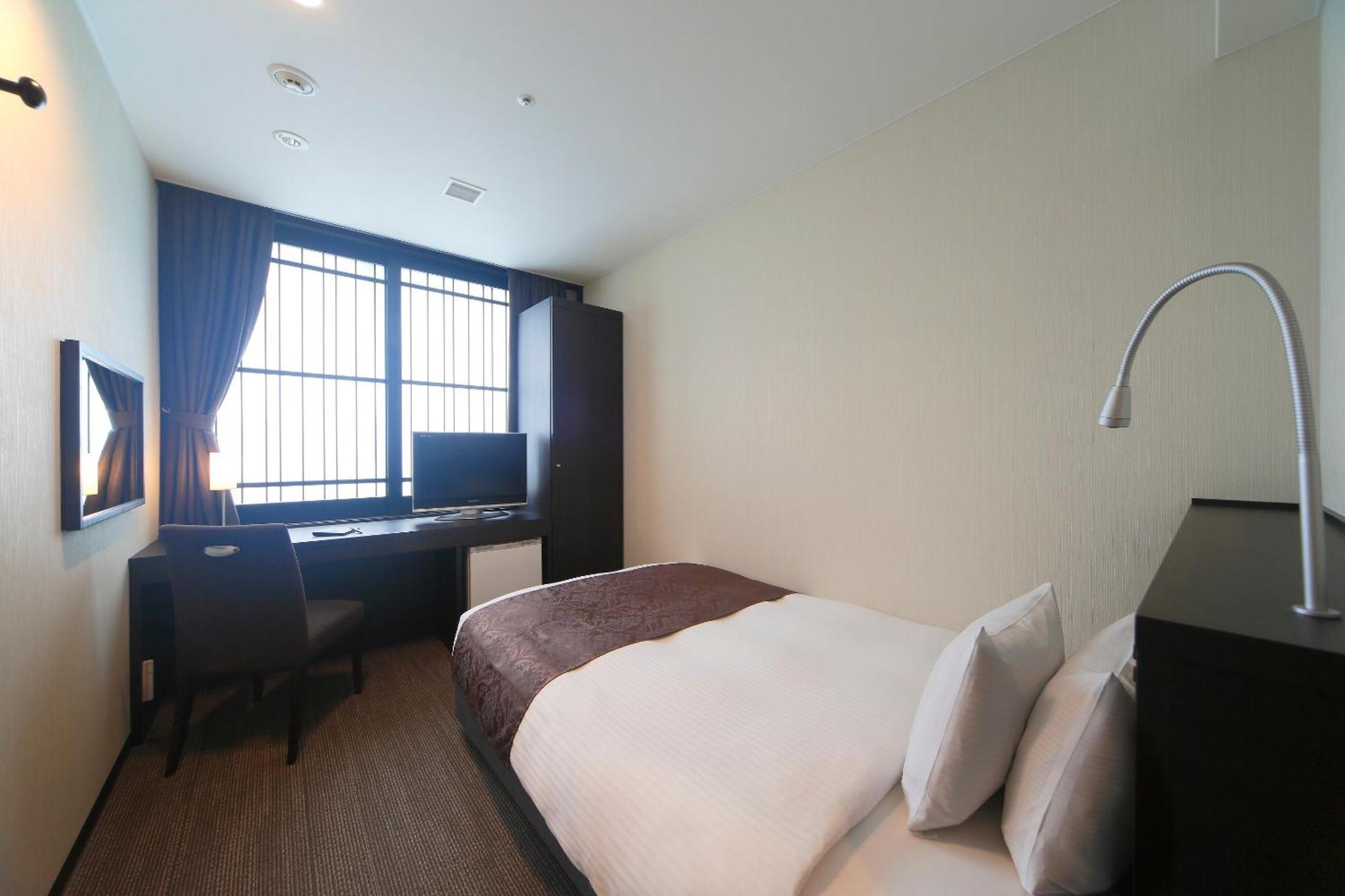 Single Room - Non-Smoking