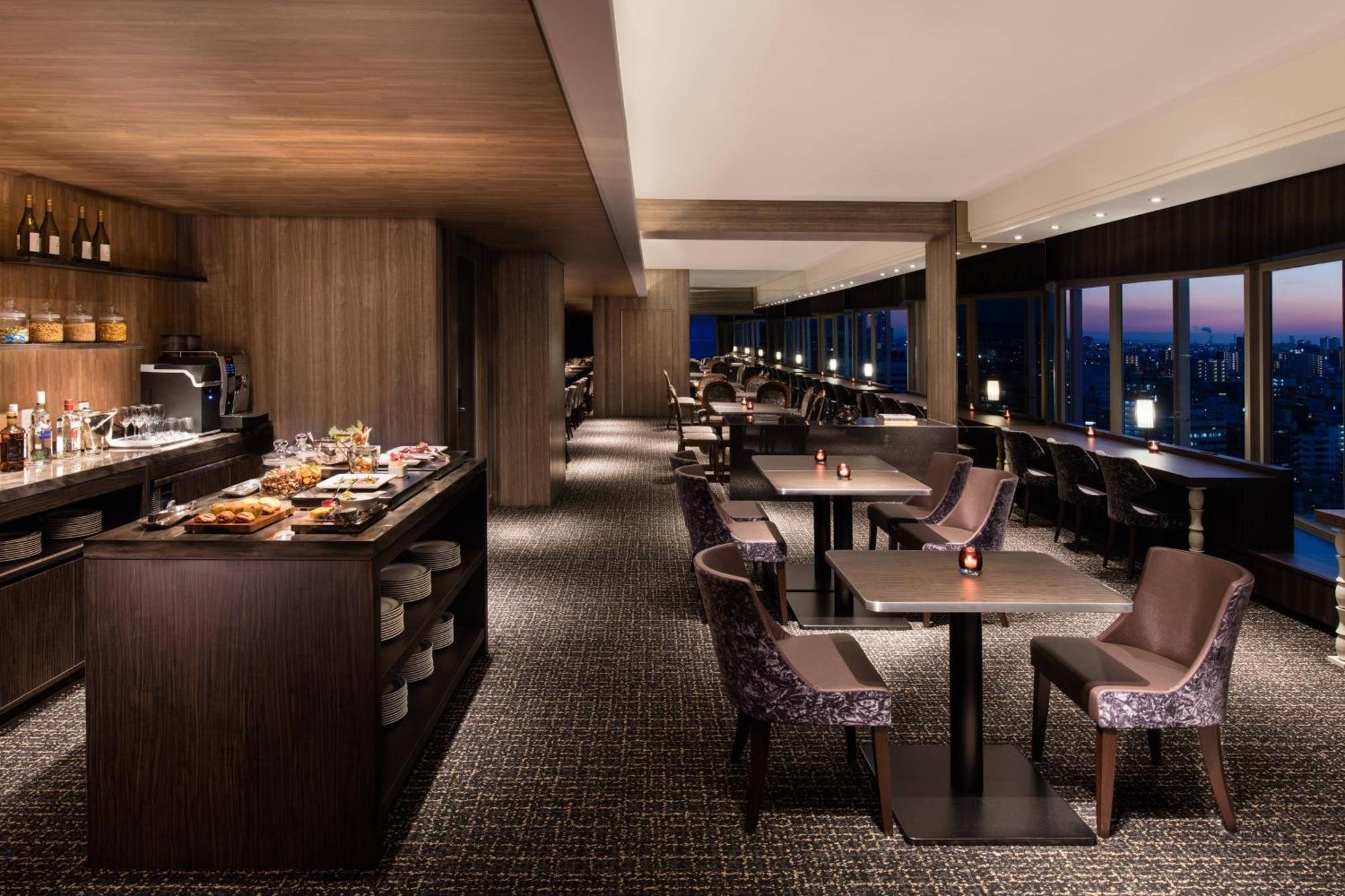 Twin Room - High Floor/Executive Lounge Access