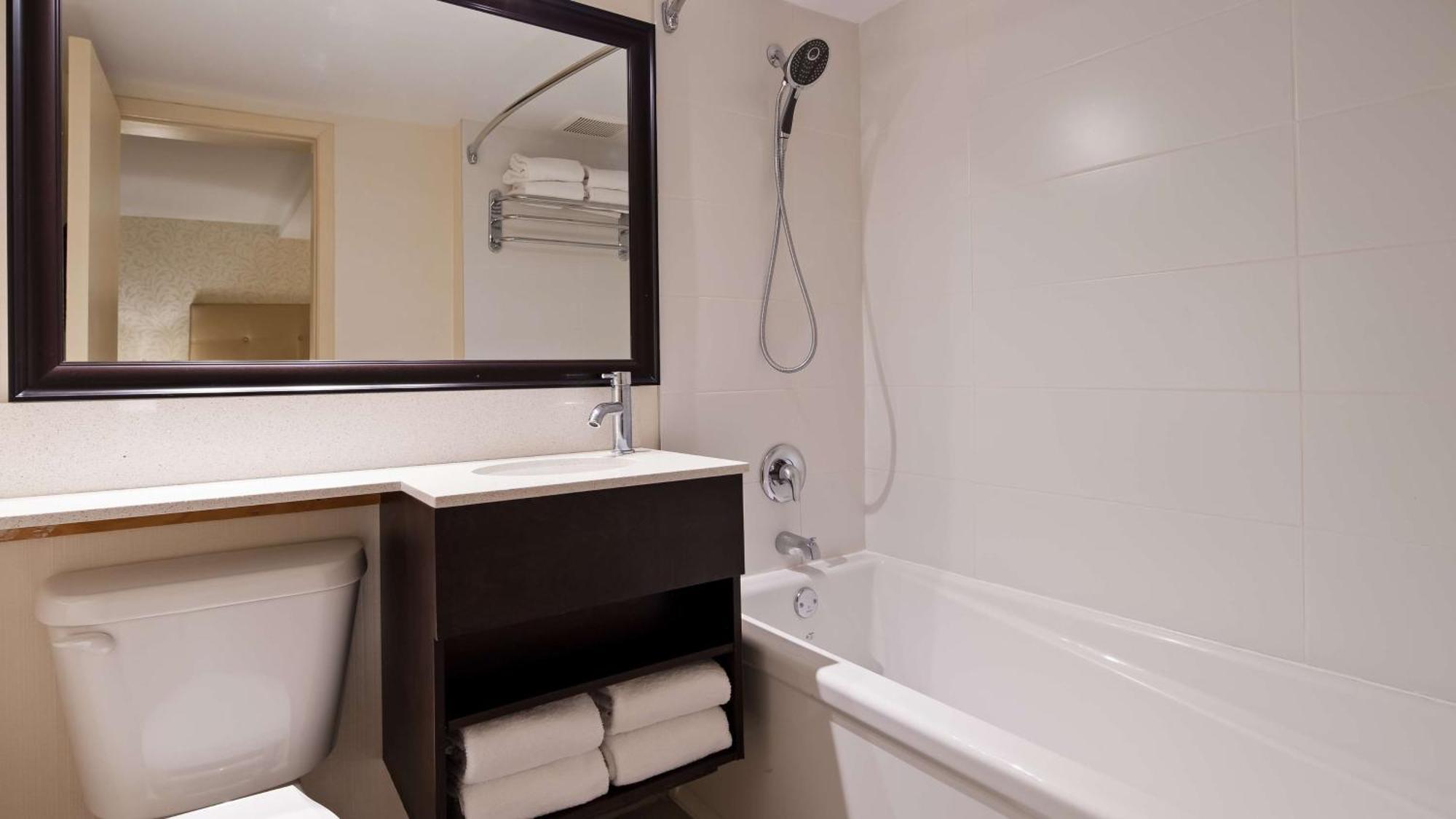 Standard Room with 2 Double Beds