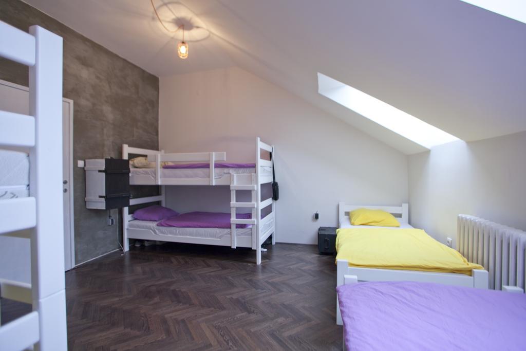 Bed in 6-Bed Mixed Dormitory Room with Private External Bathroom