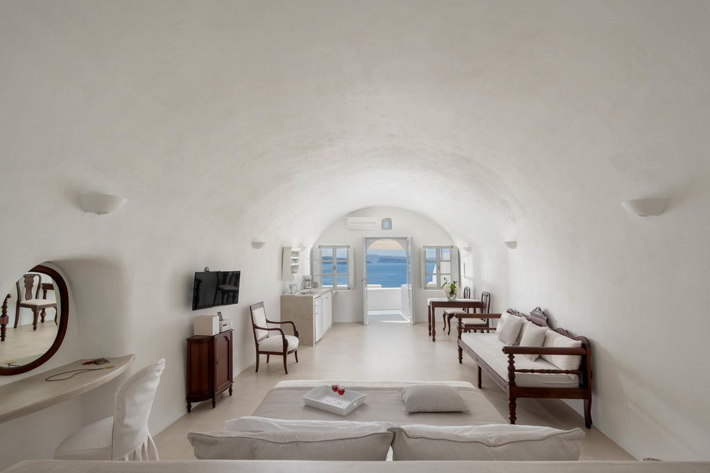 Luxury Suite with outdoor Hot Tub and Caldera View
