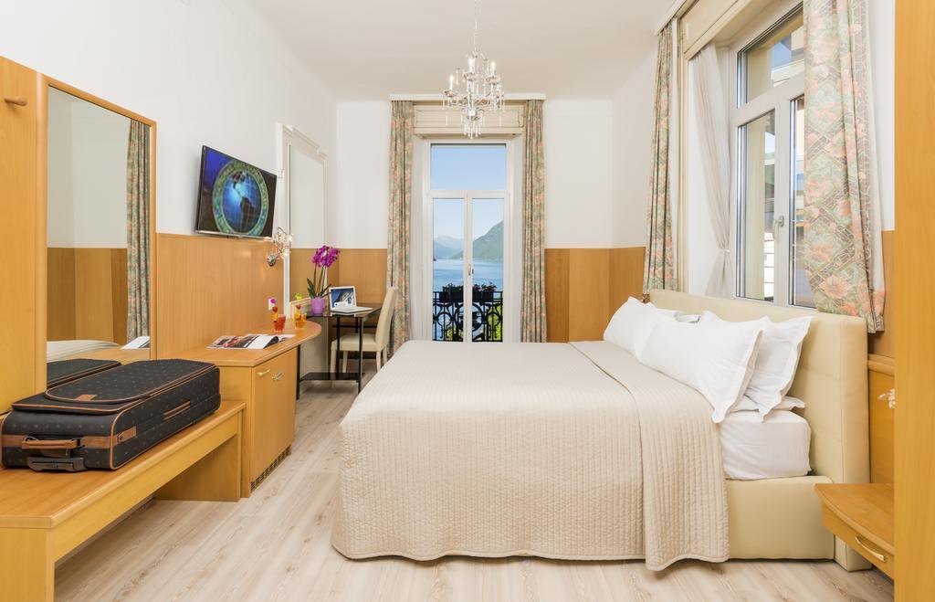 Double Room with Lake View