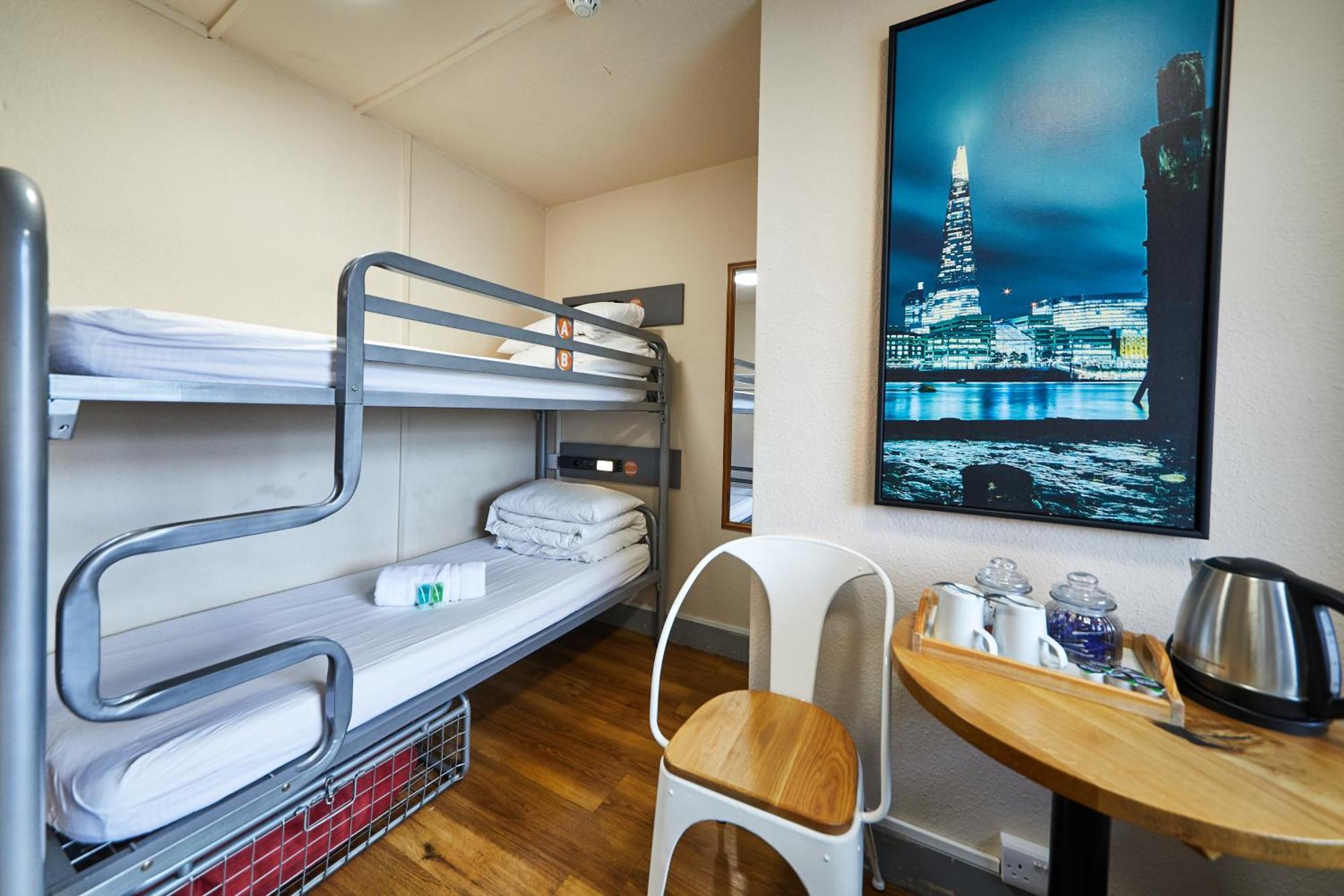 Twin Room with External Shared Bathroom