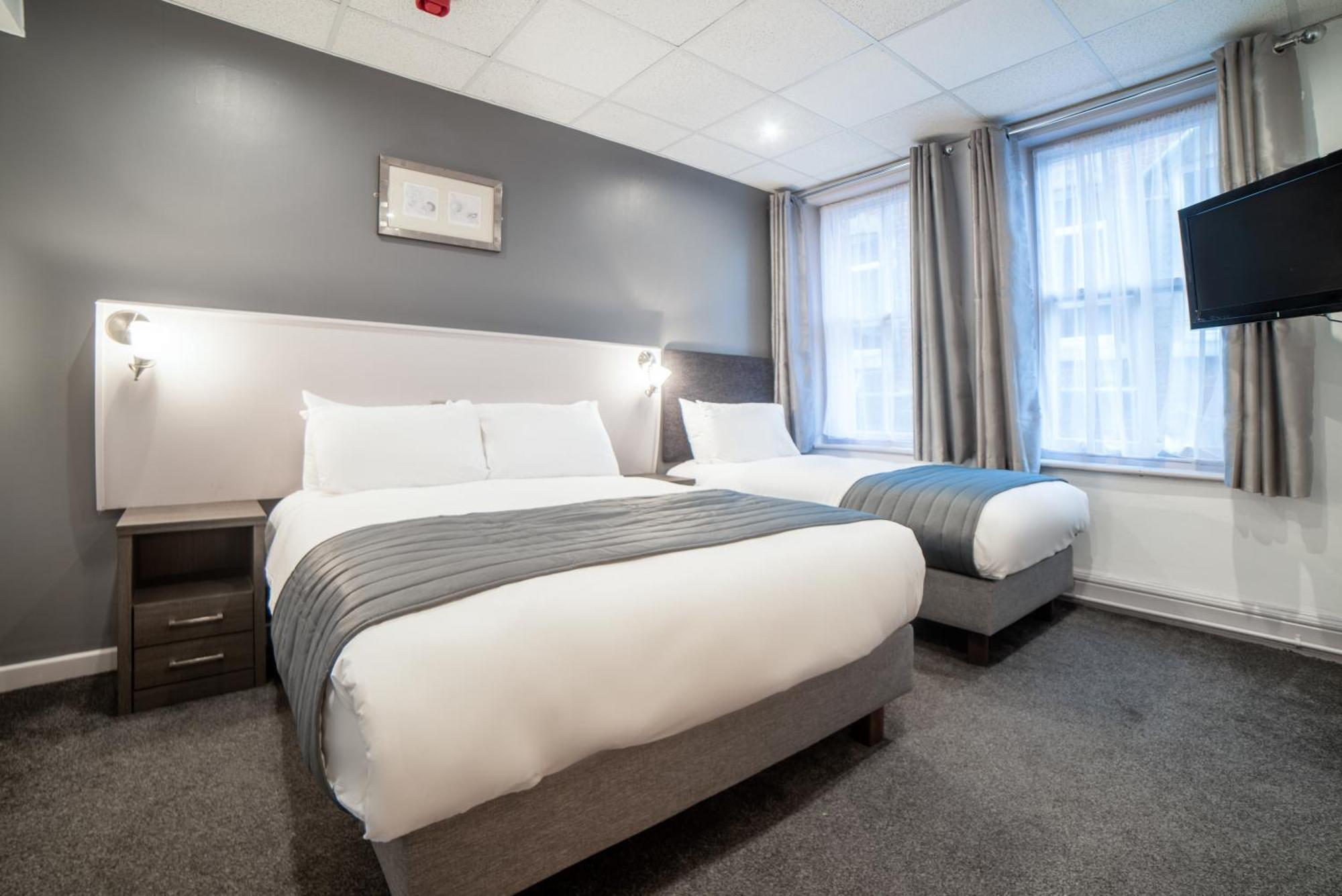 Triple Room with One Double Bed and One Single Bed - Non-Smoking