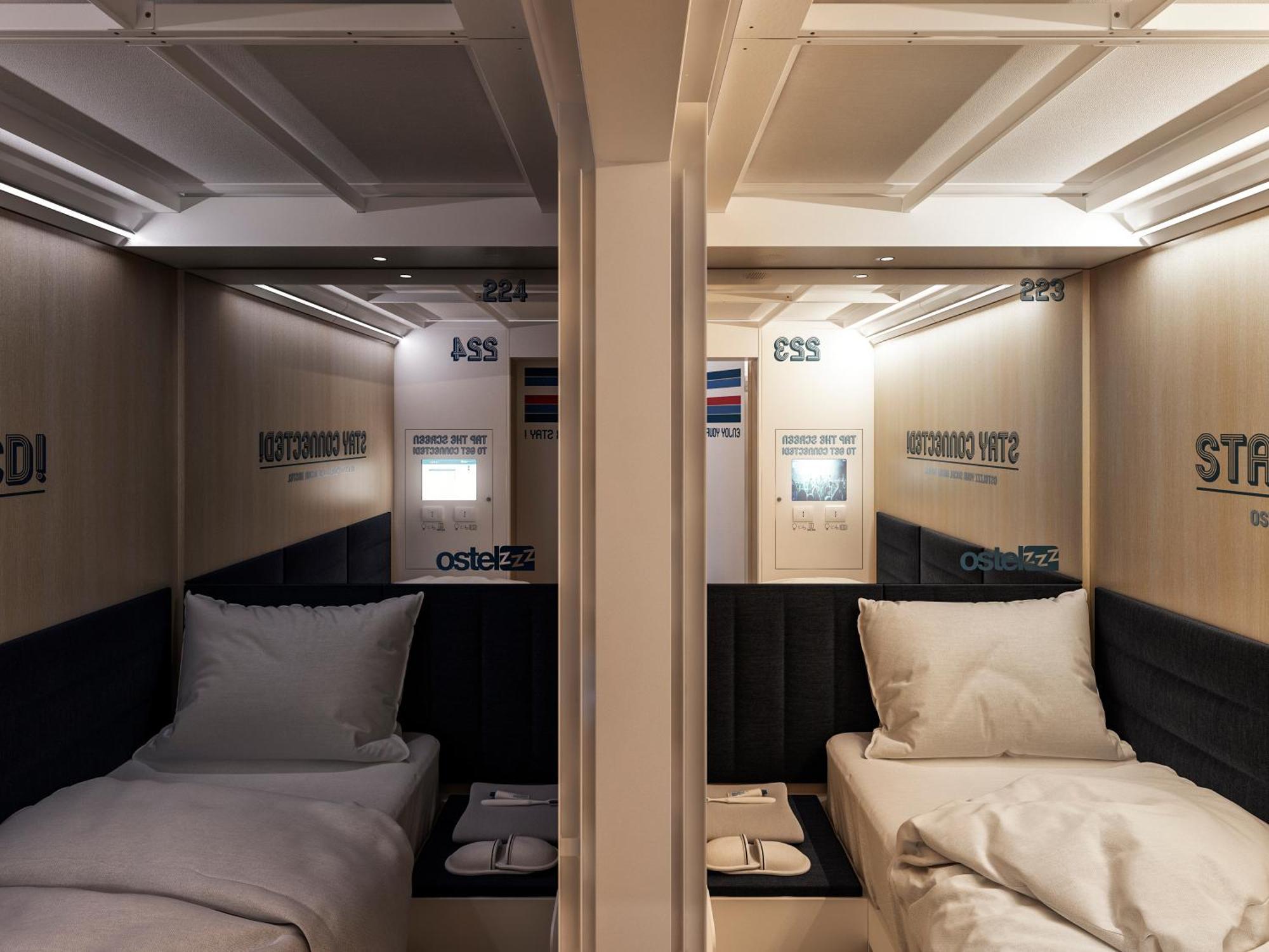 Quadruple Room with Private Bathroom