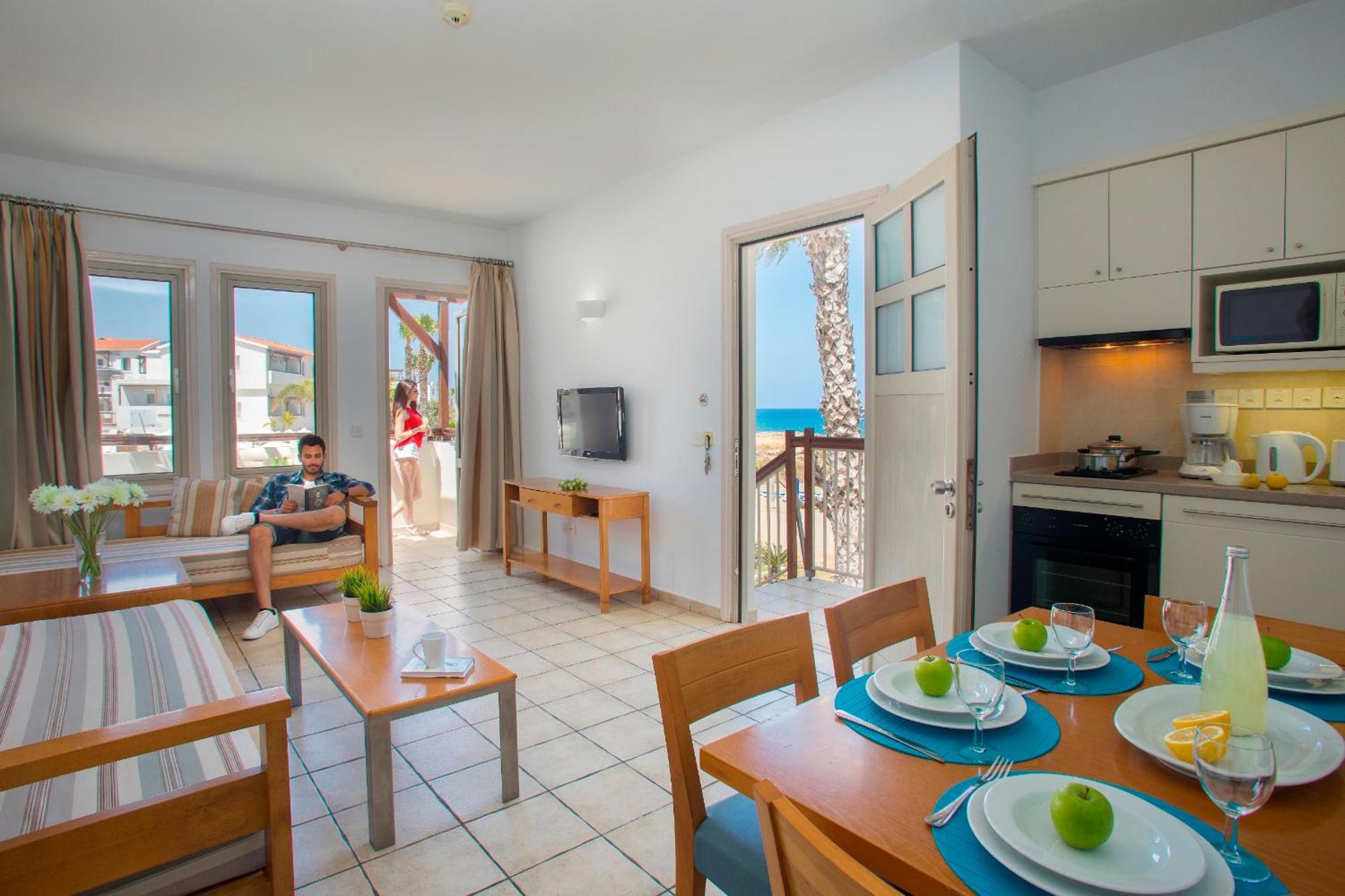 One-Bedroom Suite with Side Sea View