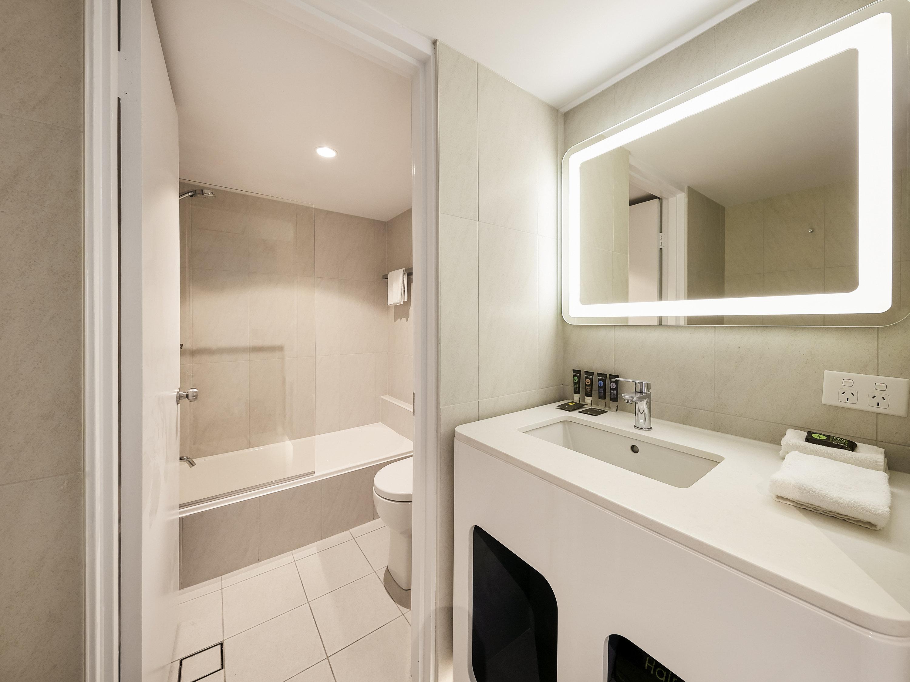 Deluxe Double Room with Two Double Beds and Ocean View